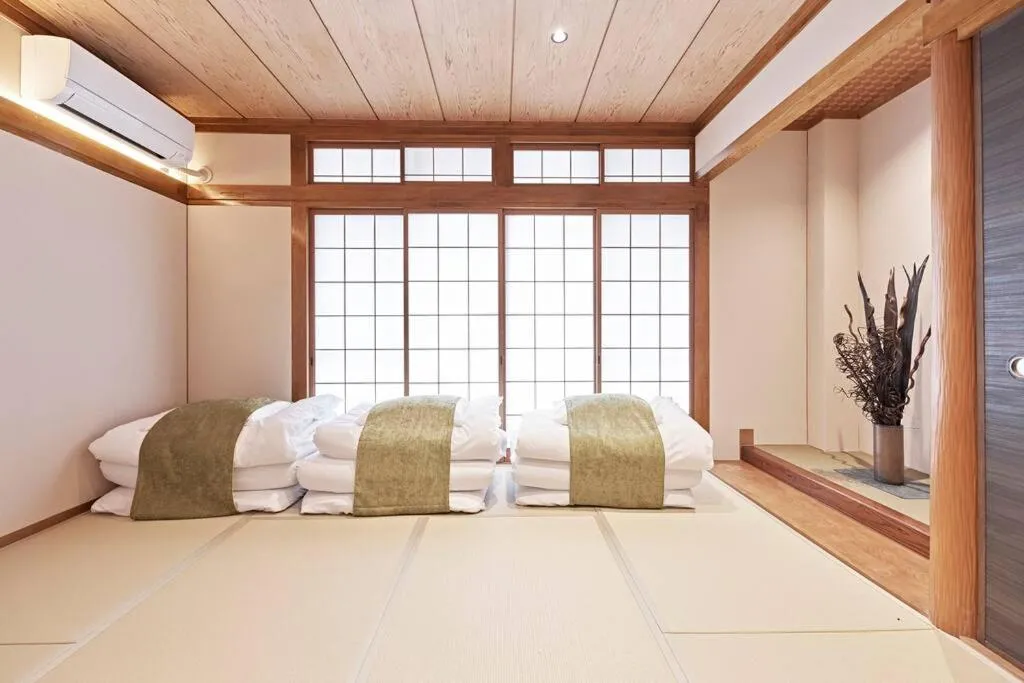 Bed in eni kuromon