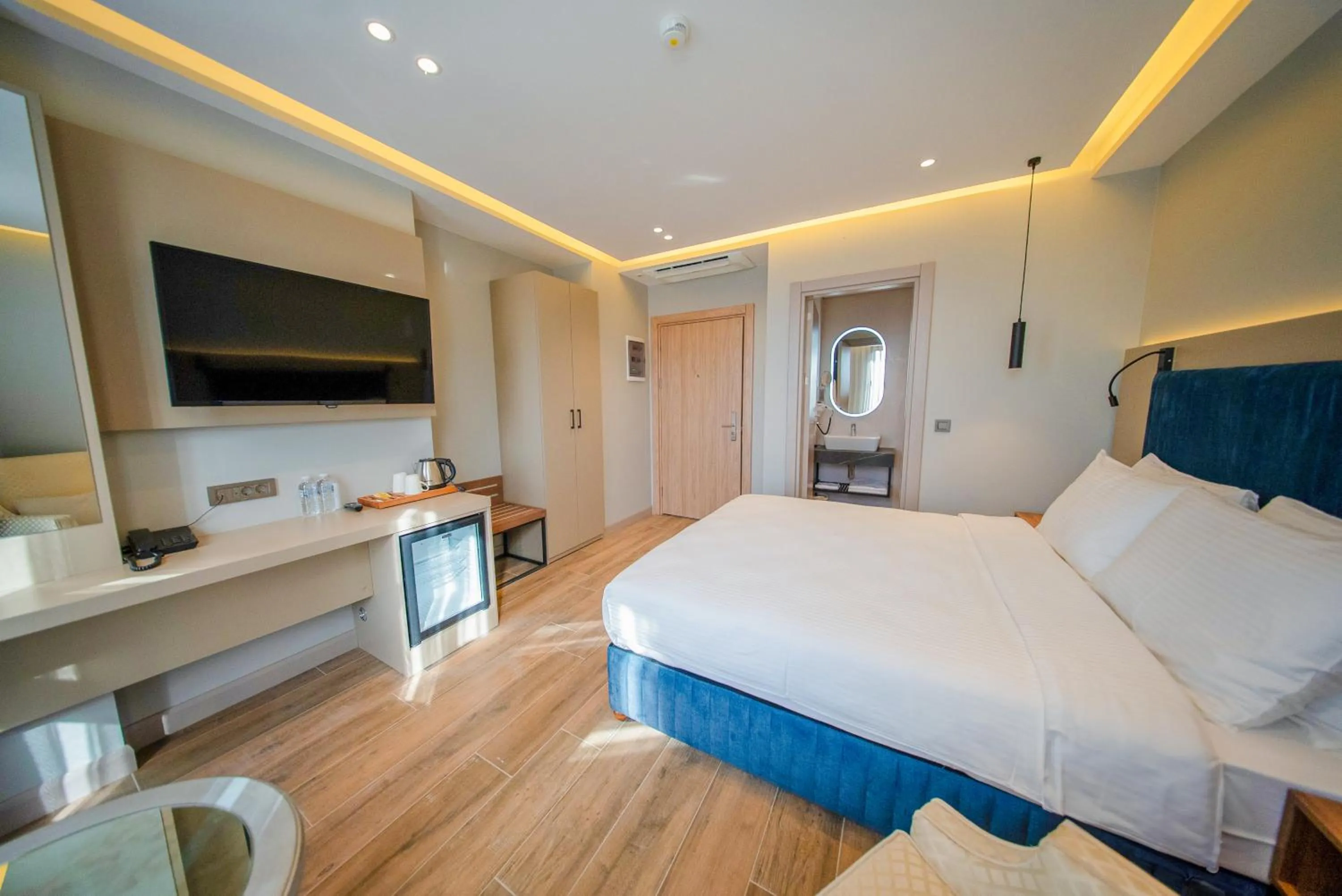 Bed in The Palm Bosphorus Hotel