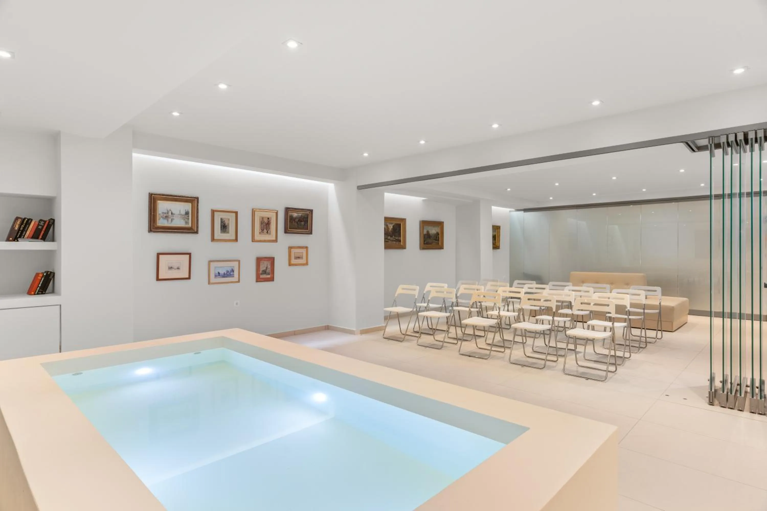 Business facilities in Gallery Central Piraeus Port