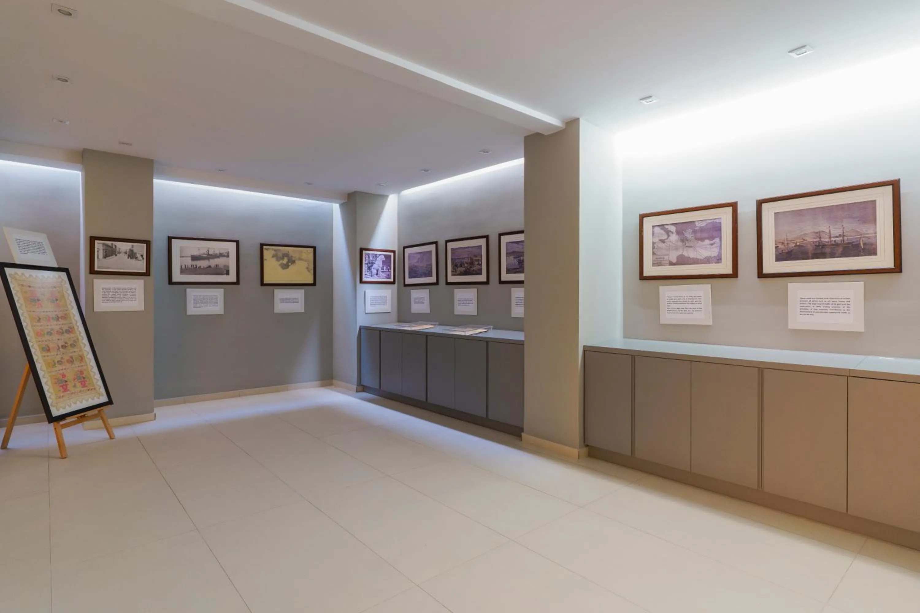 Entertainment in Gallery Central Piraeus Port