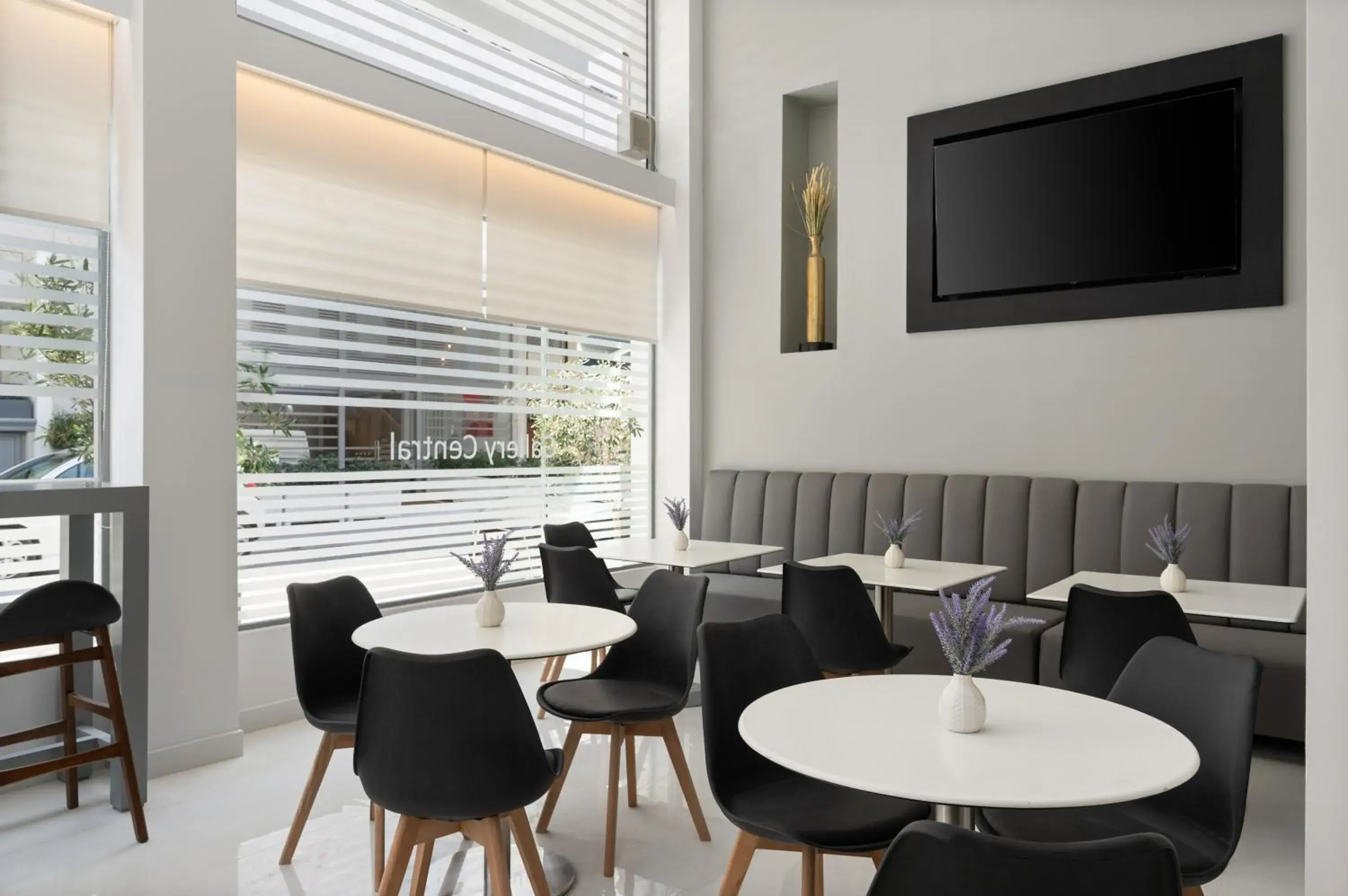 Restaurant/places to eat in Gallery Central Piraeus Port Restaurant/places to eat in Gallery Central Piraeus Port