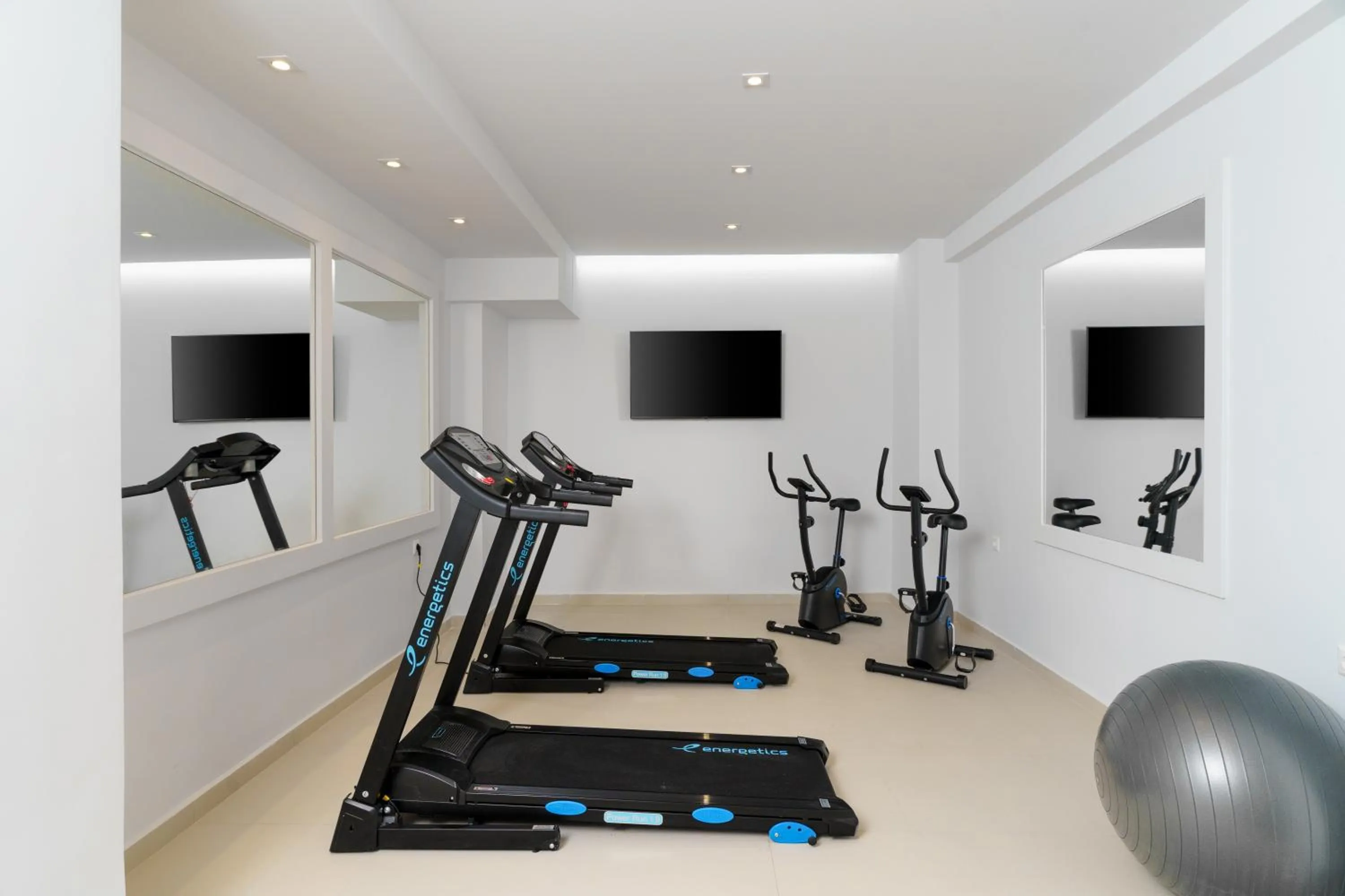 Fitness centre/facilities in Gallery Central Piraeus Port