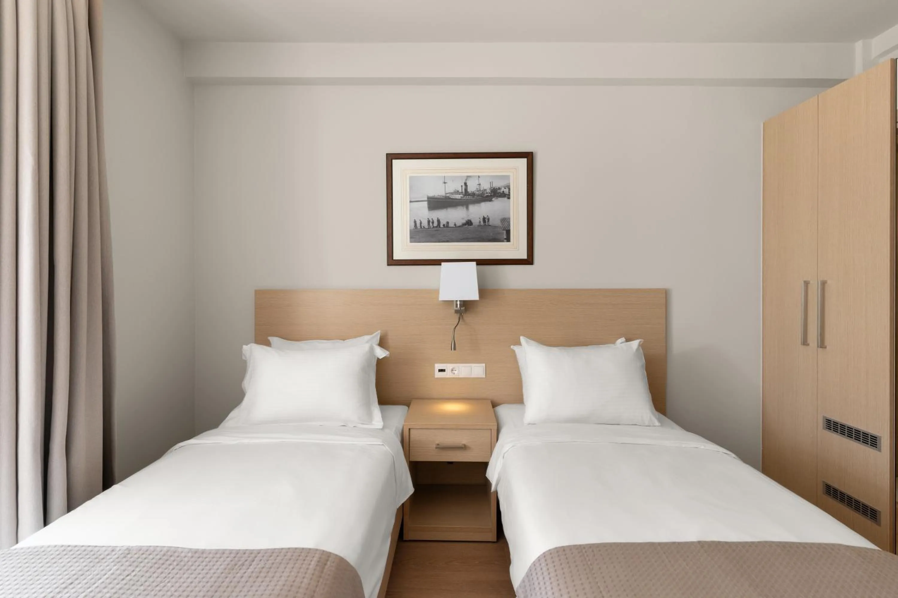 Bed in Gallery Central Piraeus Port