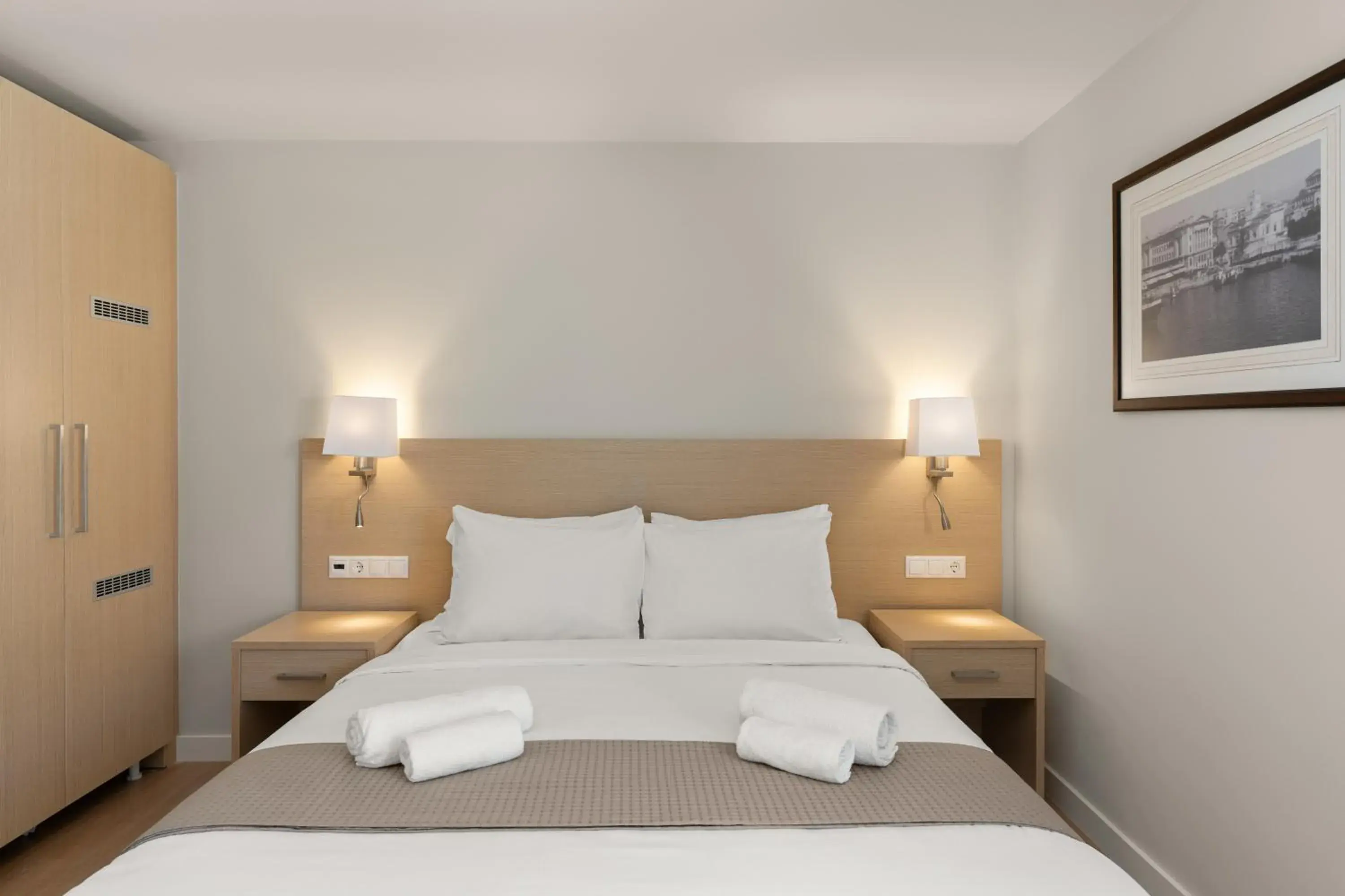 Bed in Gallery Central Piraeus Port Bed in Gallery Central Piraeus Port