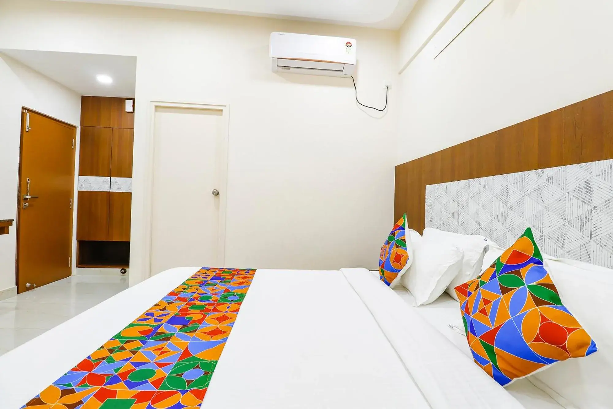 Bed in FabHotel Sathya Comforts - Nr Commercial Street Bed in FabHotel Sathya Comforts - Nr Commercial Street
