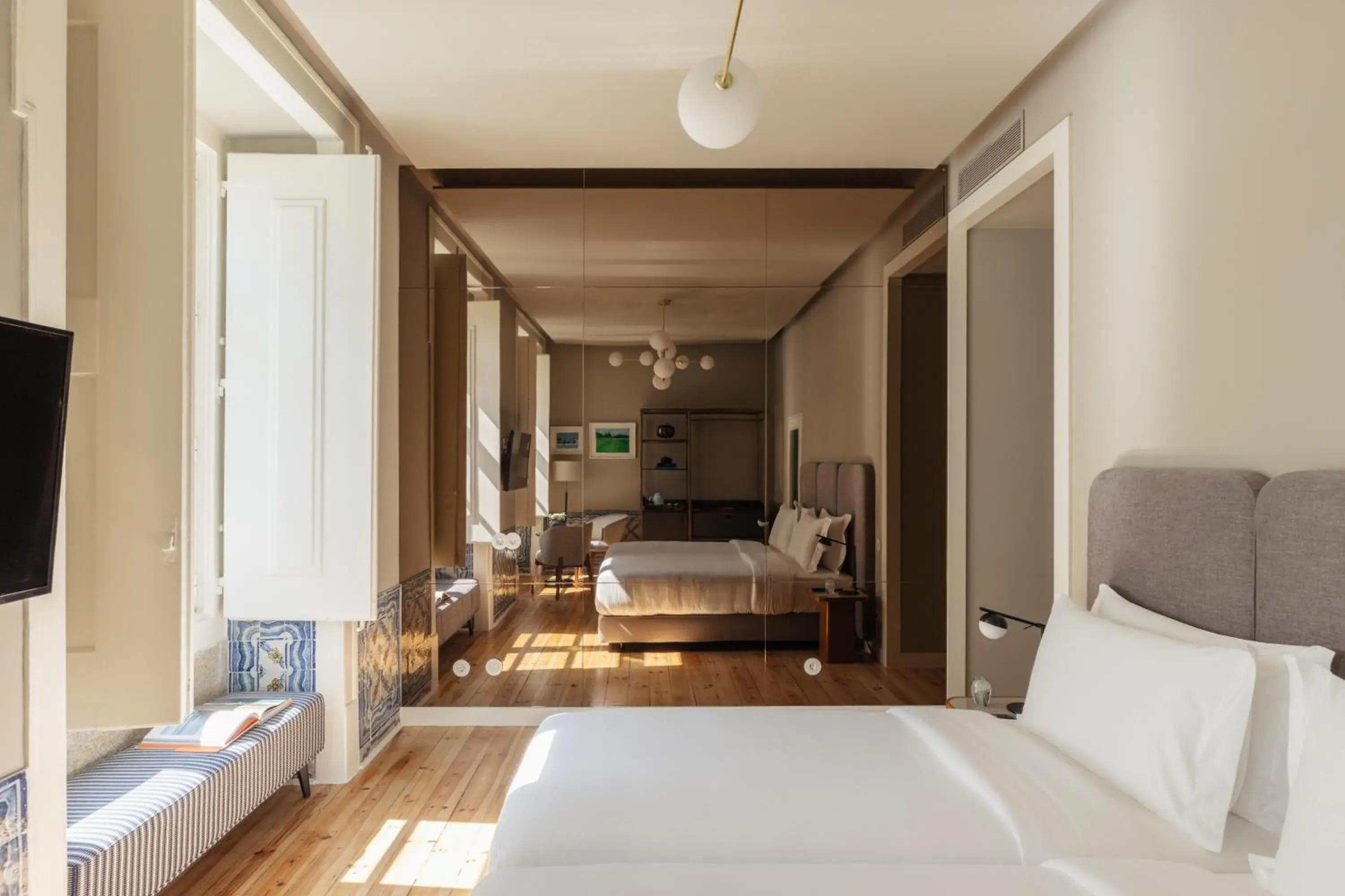 Deluxe Twin Room in Dare Lisbon River Deluxe Twin Room in Dare Lisbon River