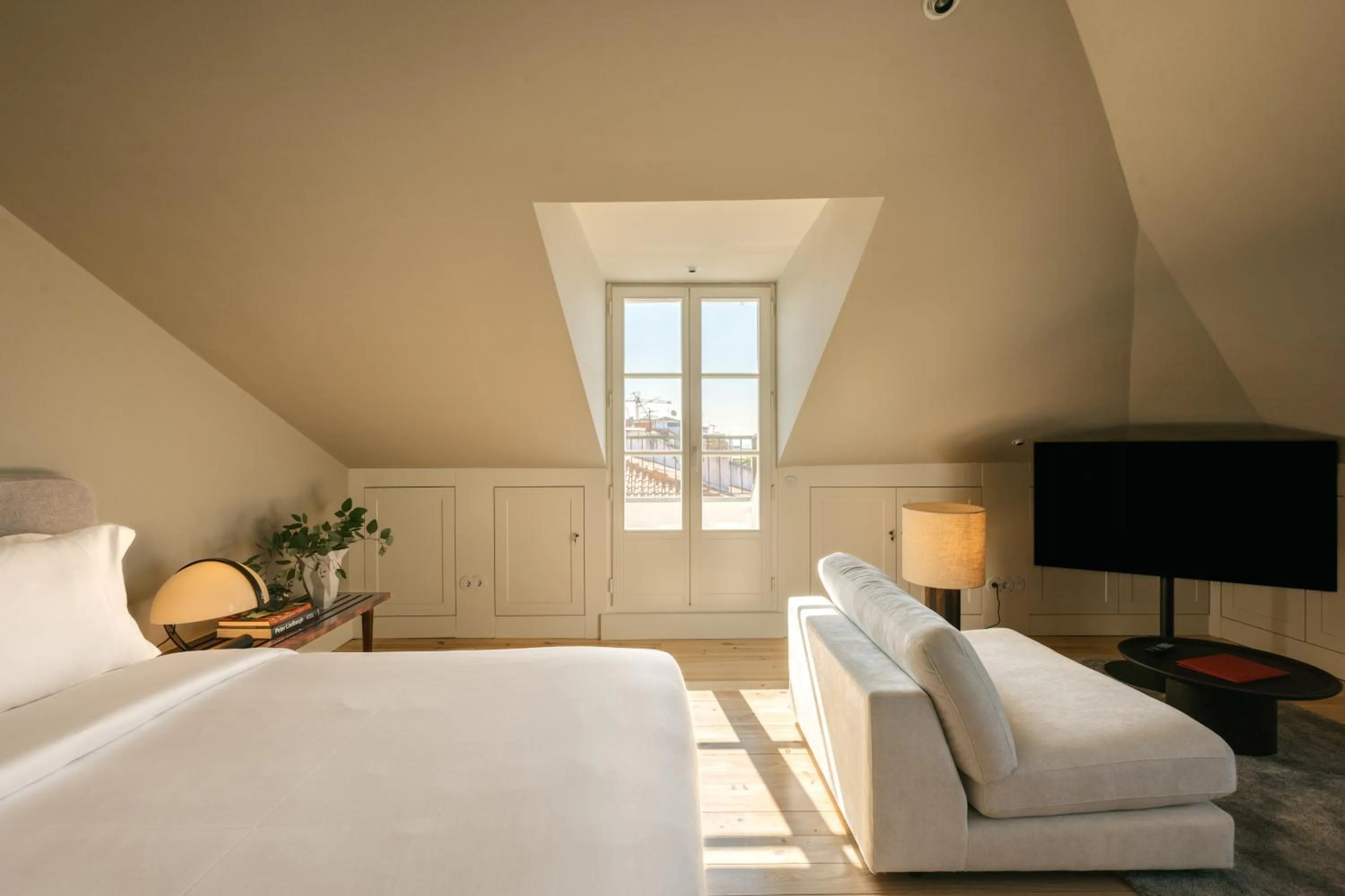 Bedroom, Bed in Dare Lisbon River