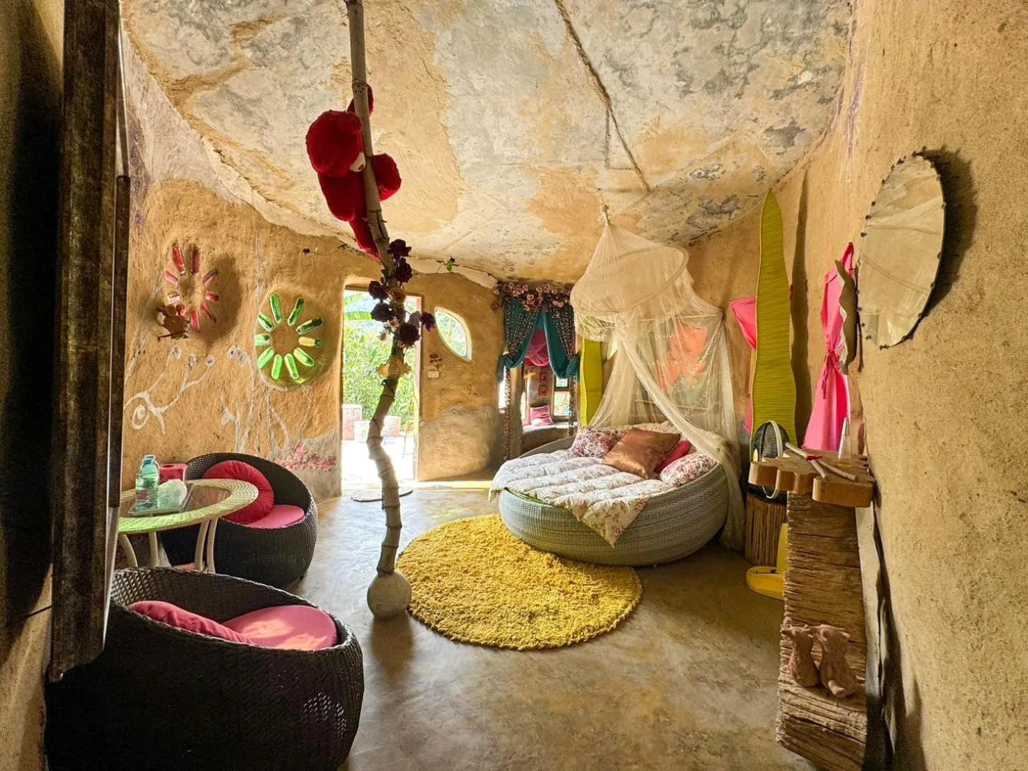 Living room in Clay House Chiang Mai By Alphatel