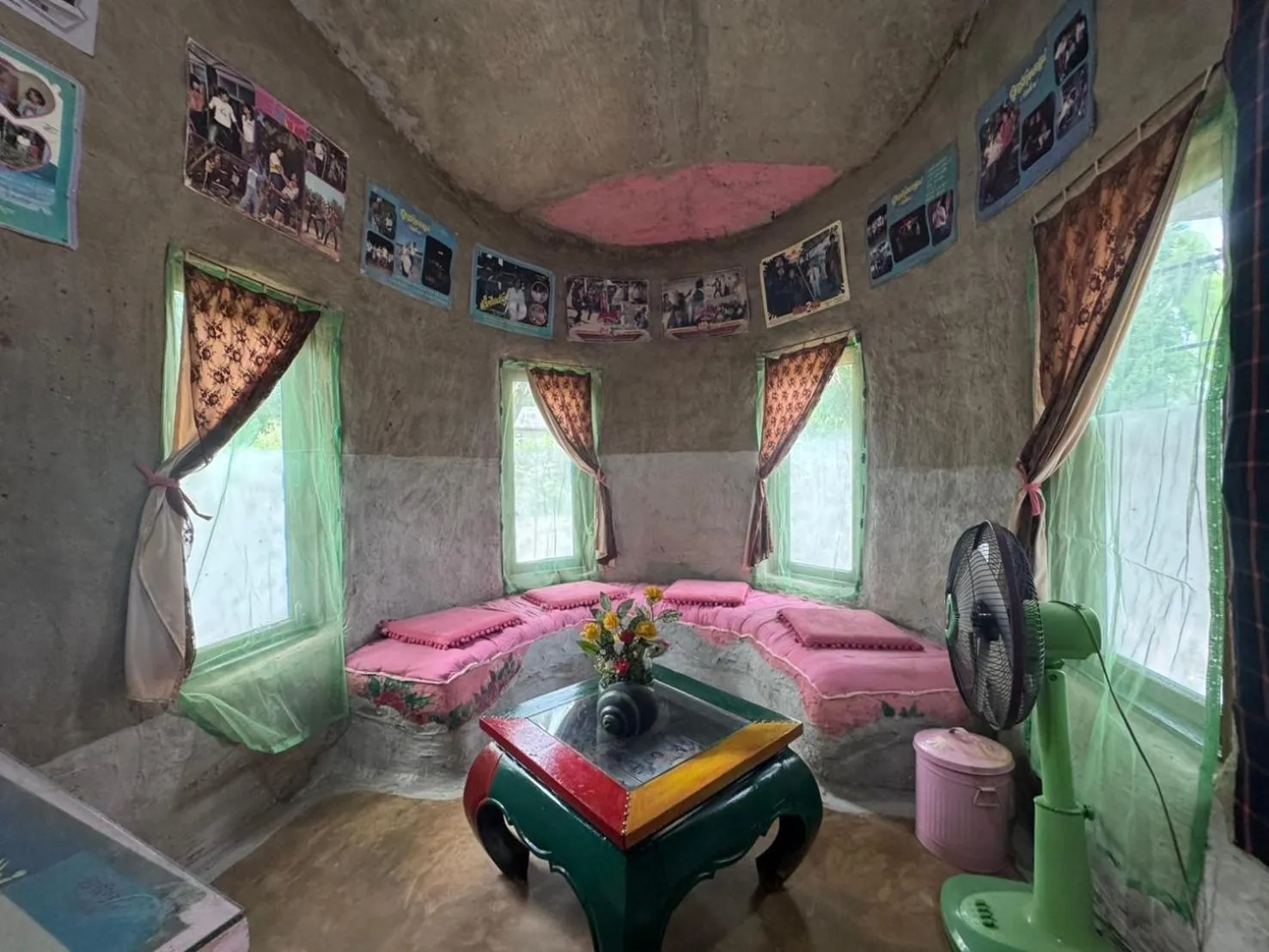 Living room in Clay House Chiang Mai By Alphatel