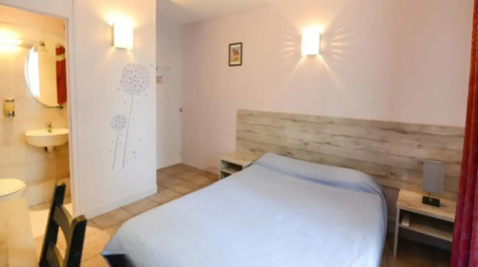 Double Room in Alliance Hôtel Paris Double Room in Alliance Hôtel Paris