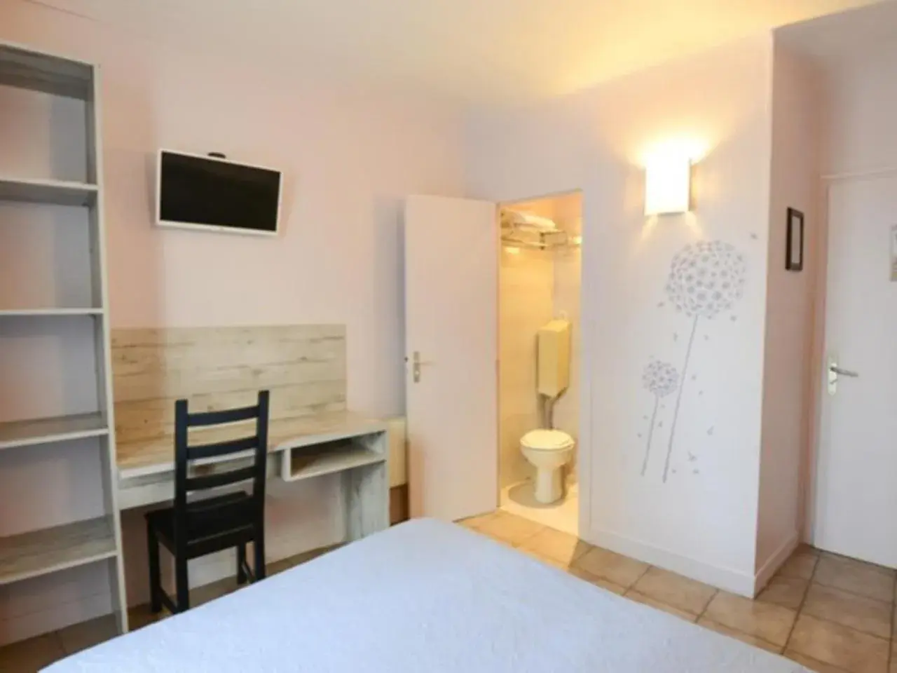 Double Room in Alliance Hôtel Paris Double Room in Alliance Hôtel Paris