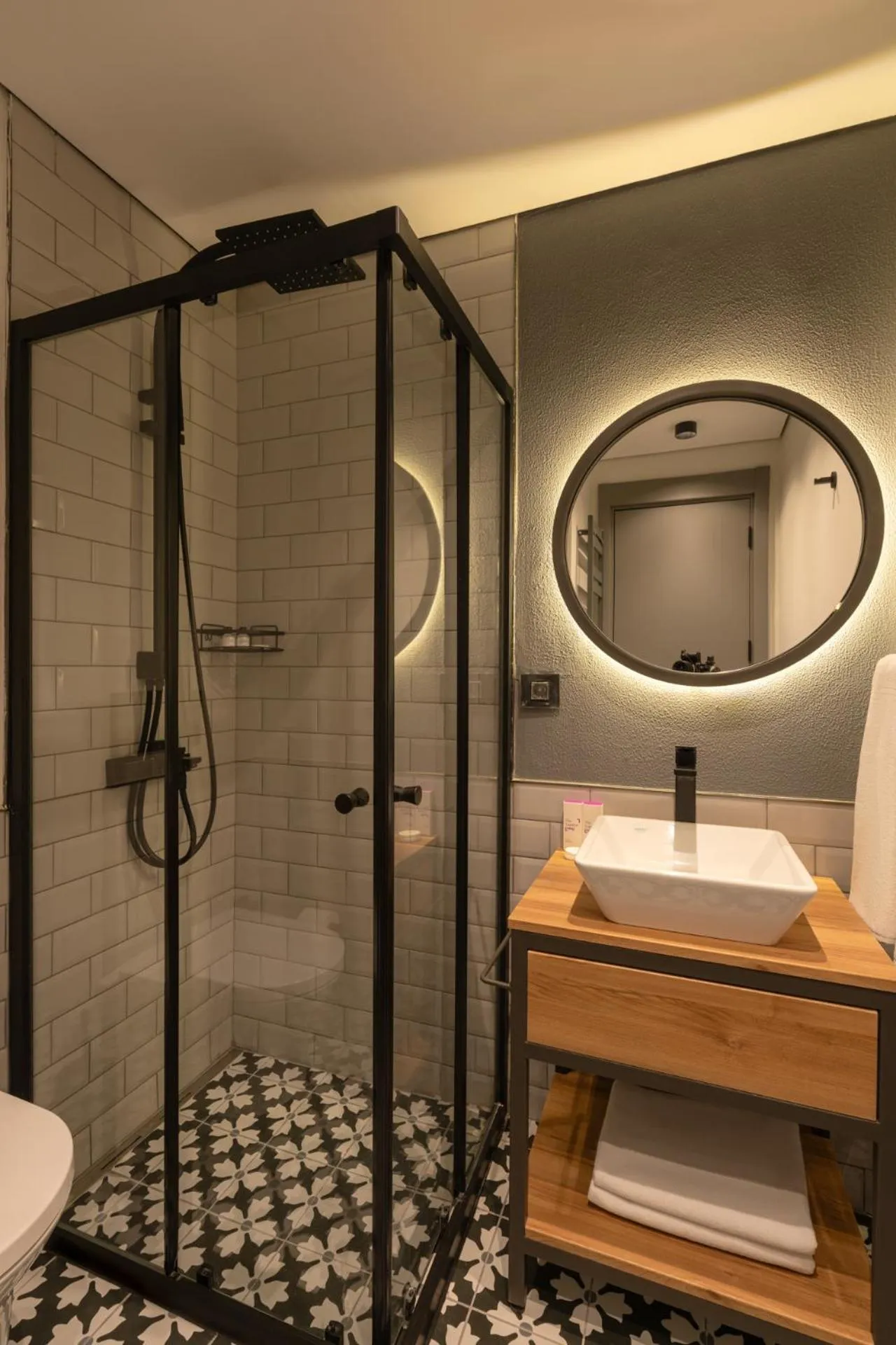 Shower in The Superior Living Kağıthane