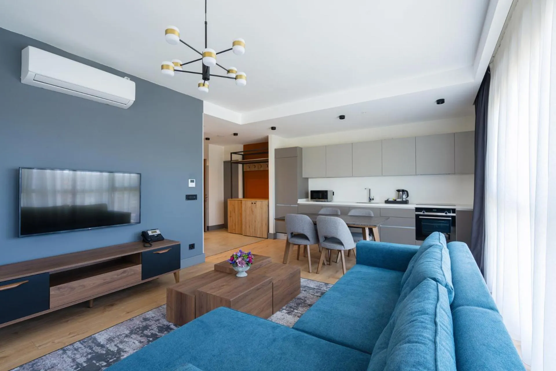 TV and multimedia in The Superior Living Kağıthane