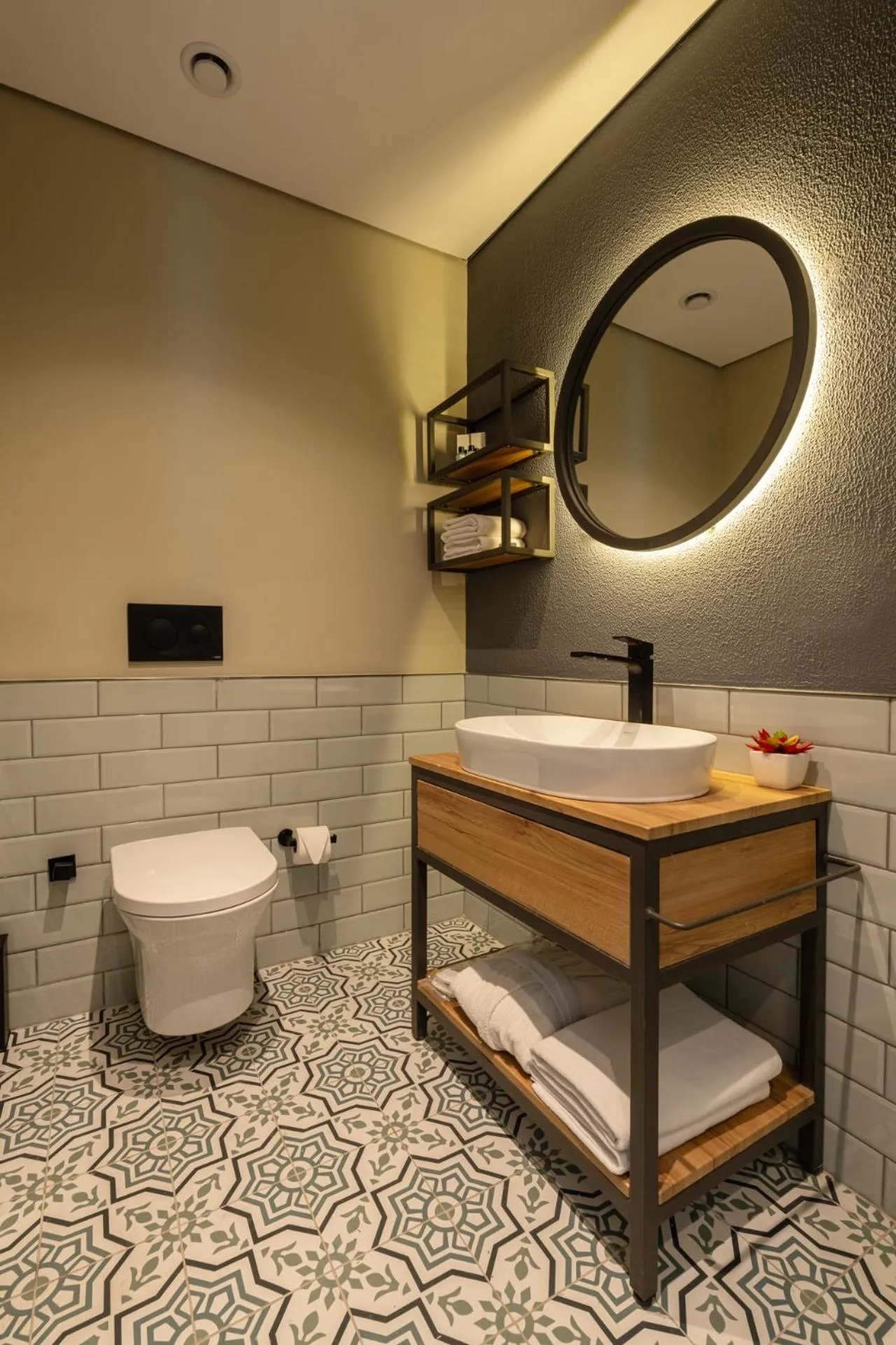 Toilet in The Superior Living Kağıthane