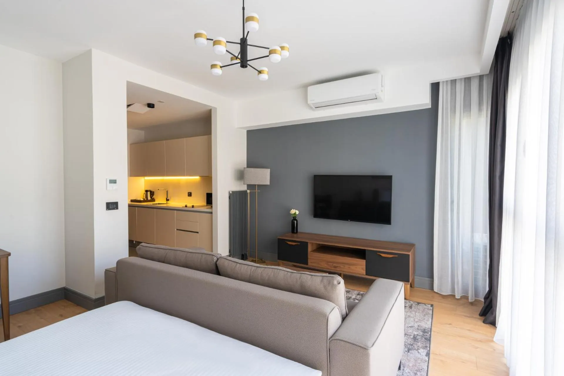 TV and multimedia, Bed in The Superior Living Kağıthane