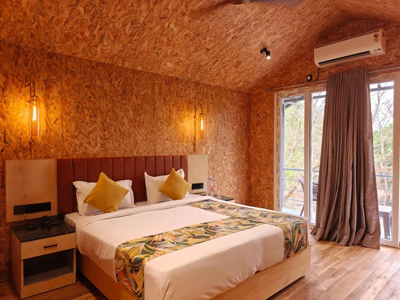 Photo of the whole room in Citrus Prime Hill Queen Resort