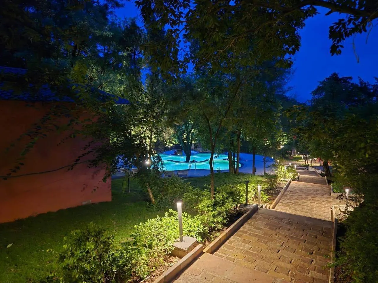 Garden in Citrus Prime Hill Queen Resort