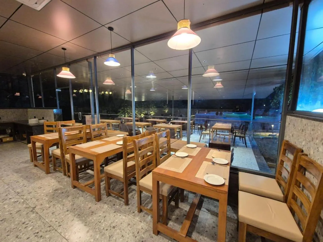 Restaurant/places to eat in Citrus Prime Hill Queen Resort