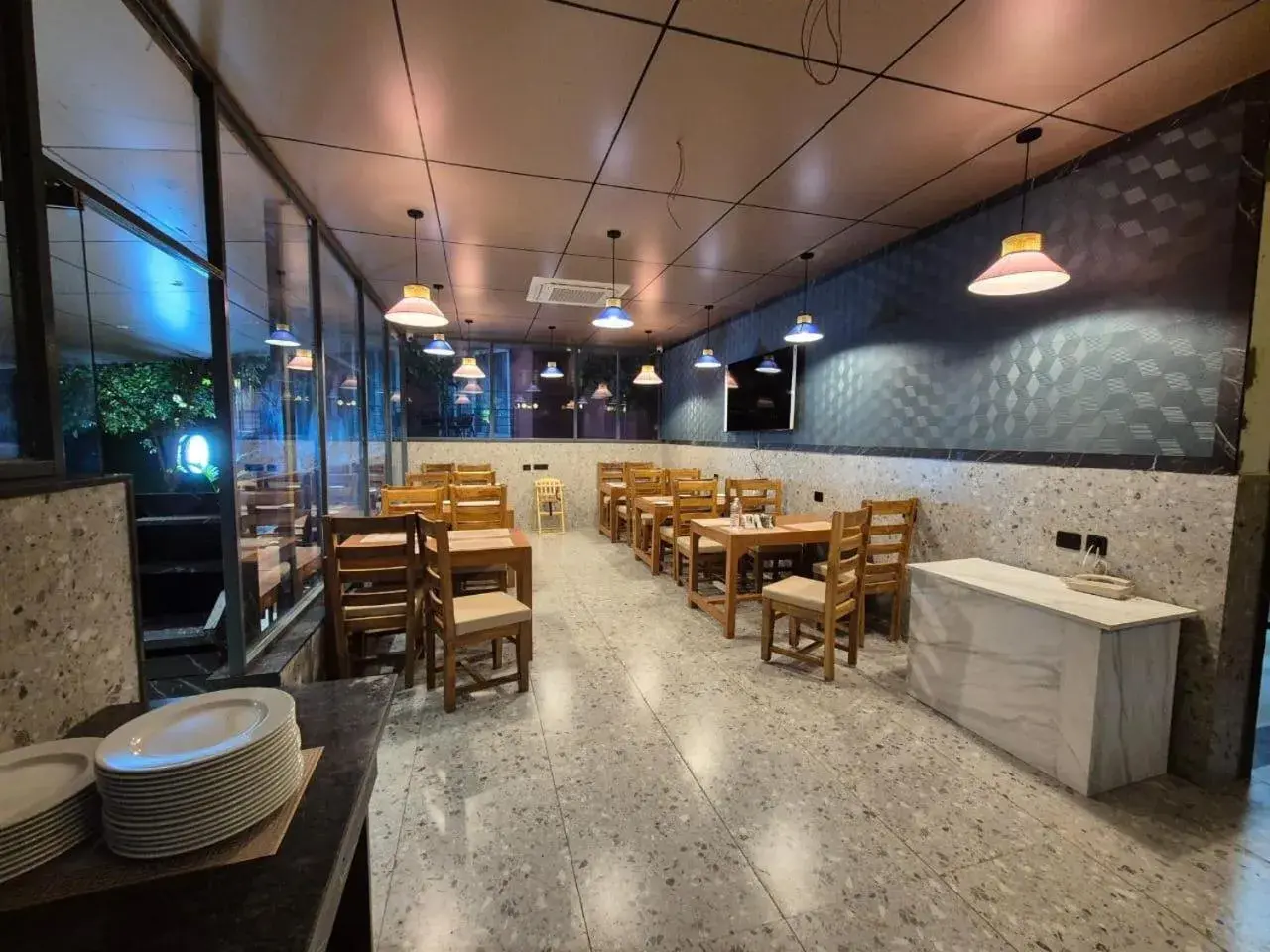 Restaurant/places to eat in Citrus Prime Hill Queen Resort Restaurant/places to eat in Citrus Prime Hill Queen Resort