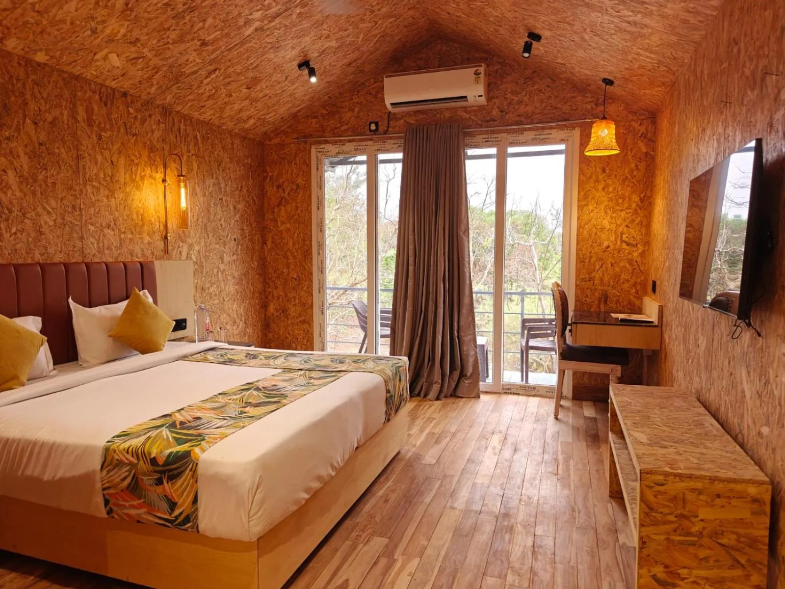 TV and multimedia in Citrus Prime Hill Queen Resort