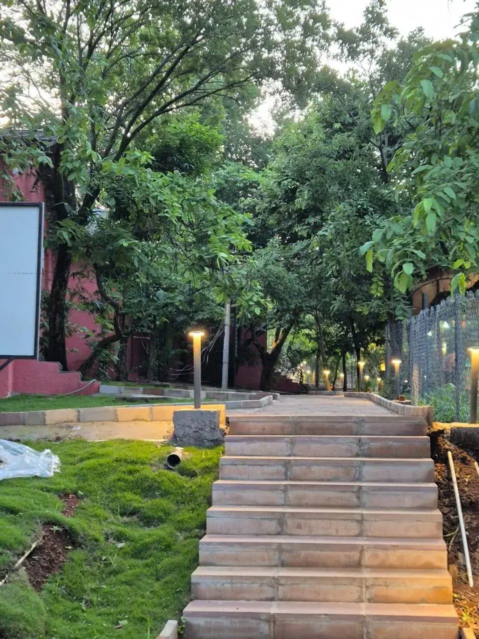 Garden view in Citrus Prime Hill Queen Resort Garden view in Citrus Prime Hill Queen Resort