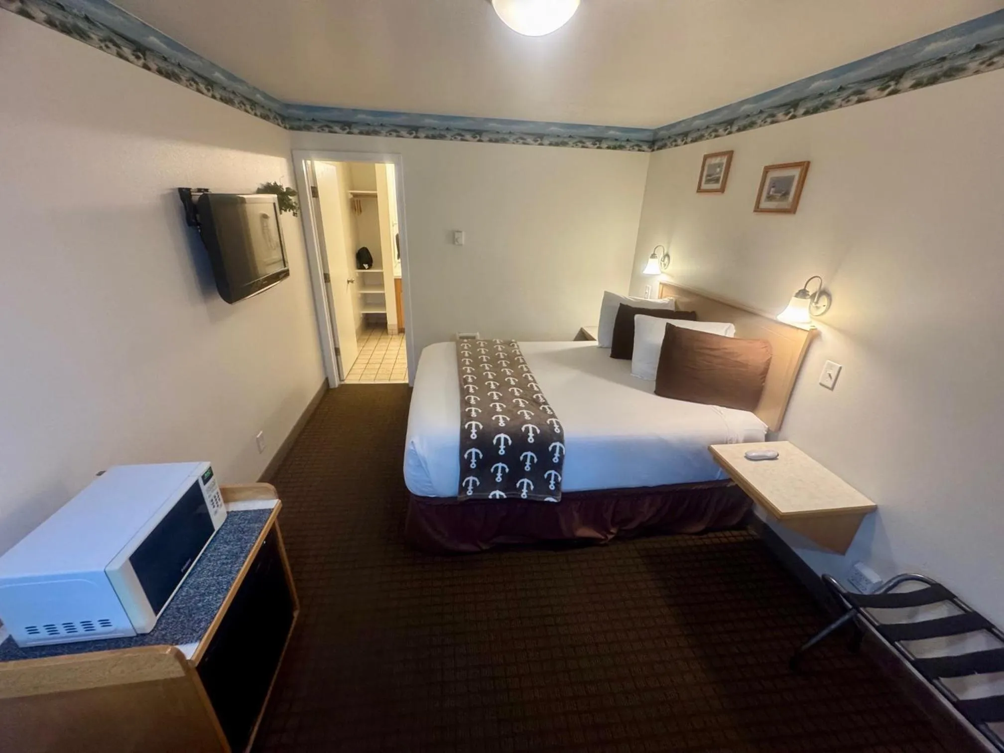 Bedroom, Bed in Ocean Breeze Motel