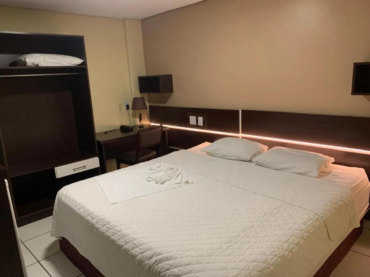 Bed in Hotel Tropical