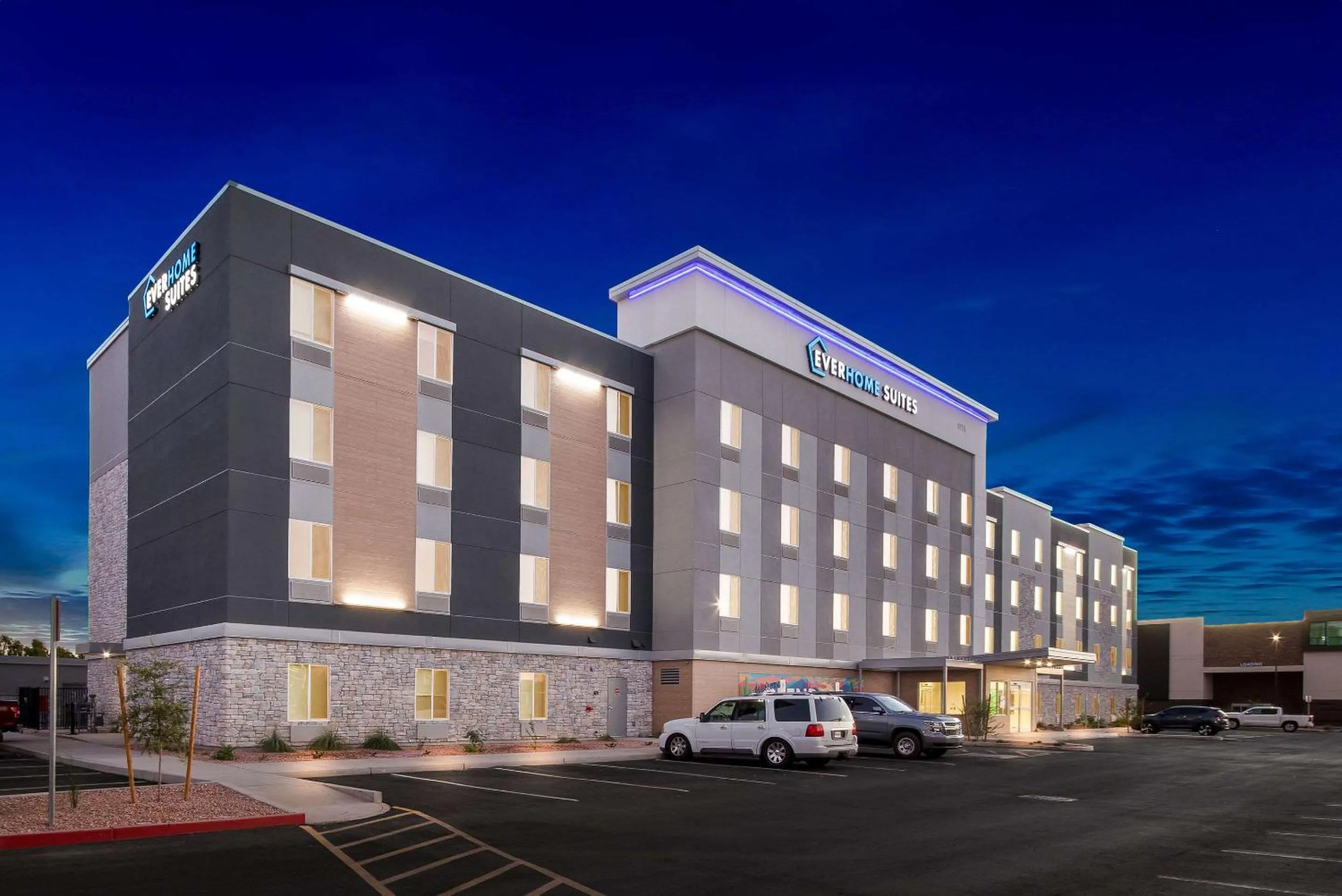 Everhome Suites Glendale Sports Entertainment District