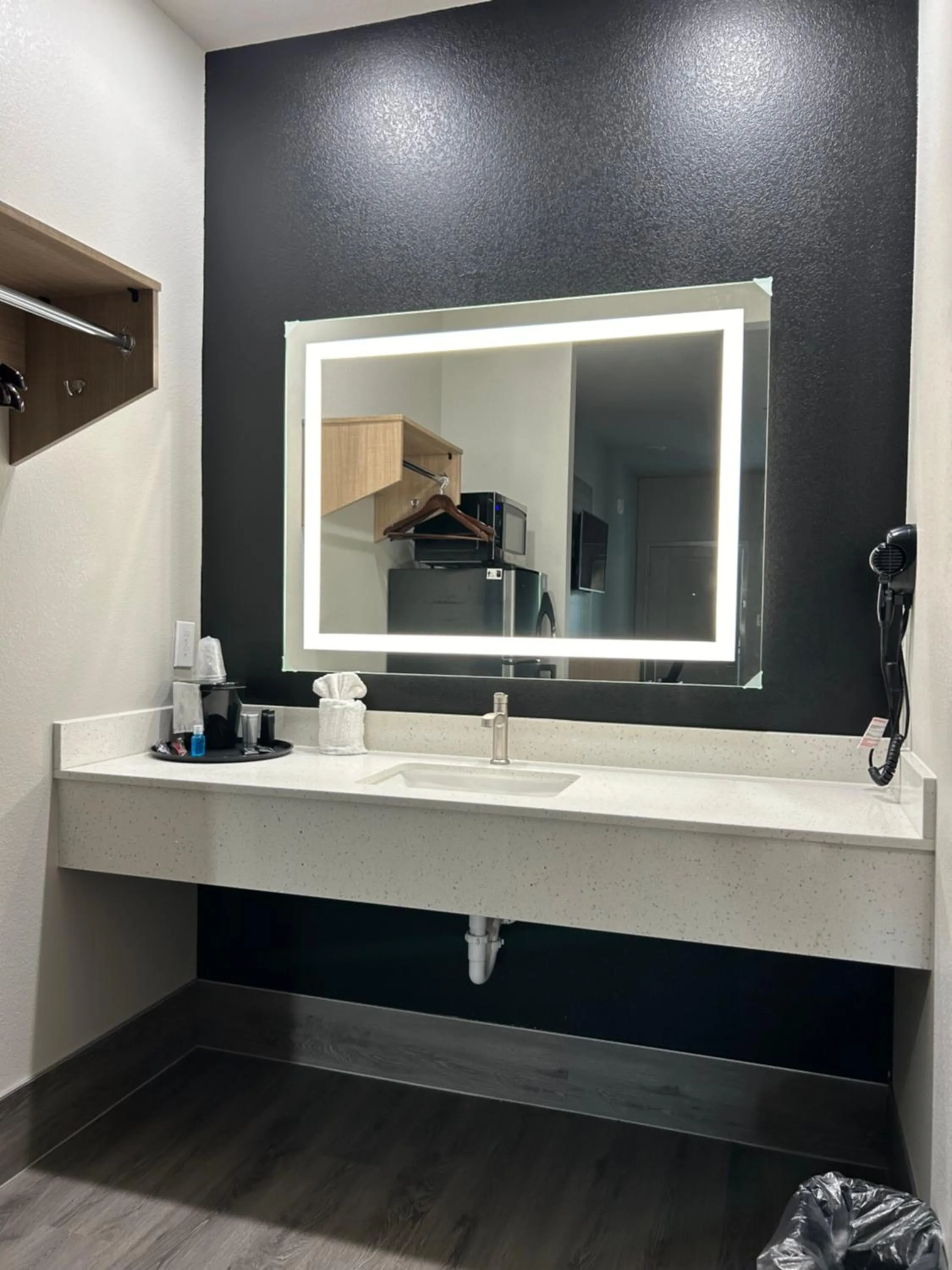 Bathroom in Crystal Inn Gessner- Near Sam Houston Racepark