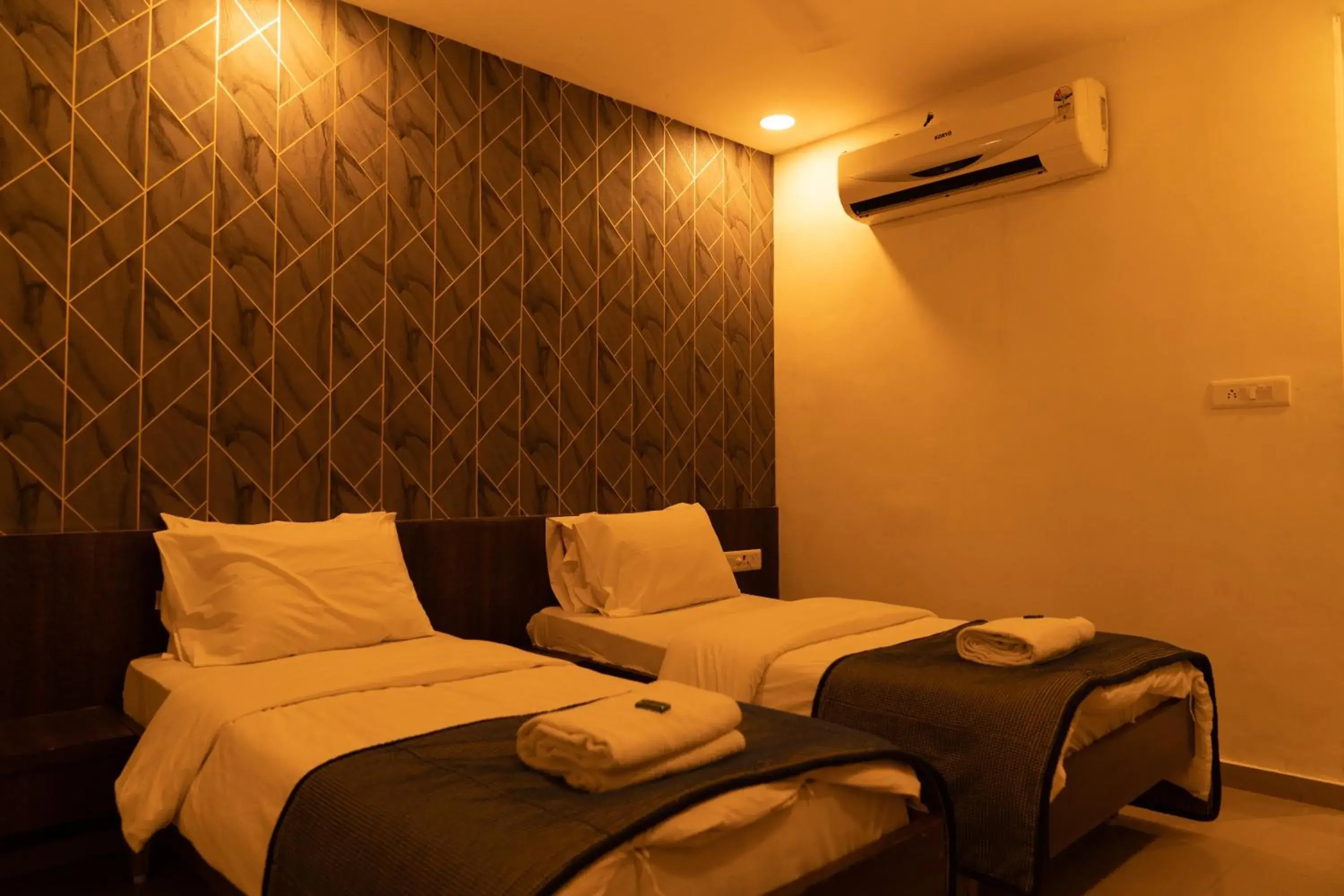 Deluxe Twin Room in The Flamboyant Natraj Deluxe Twin Room in The Flamboyant Natraj