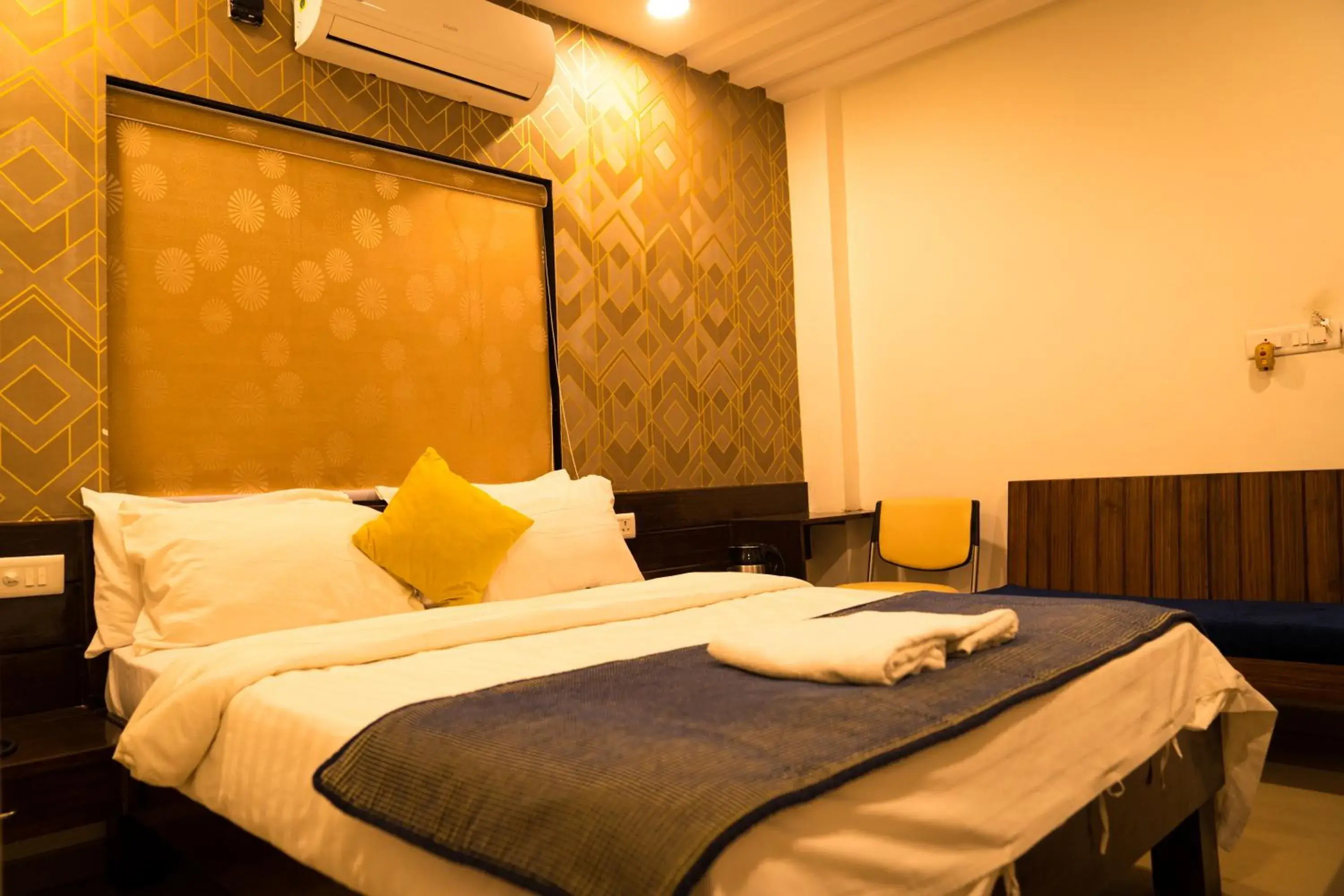 Deluxe Queen Room in The Flamboyant Natraj Deluxe Queen Room in The Flamboyant Natraj