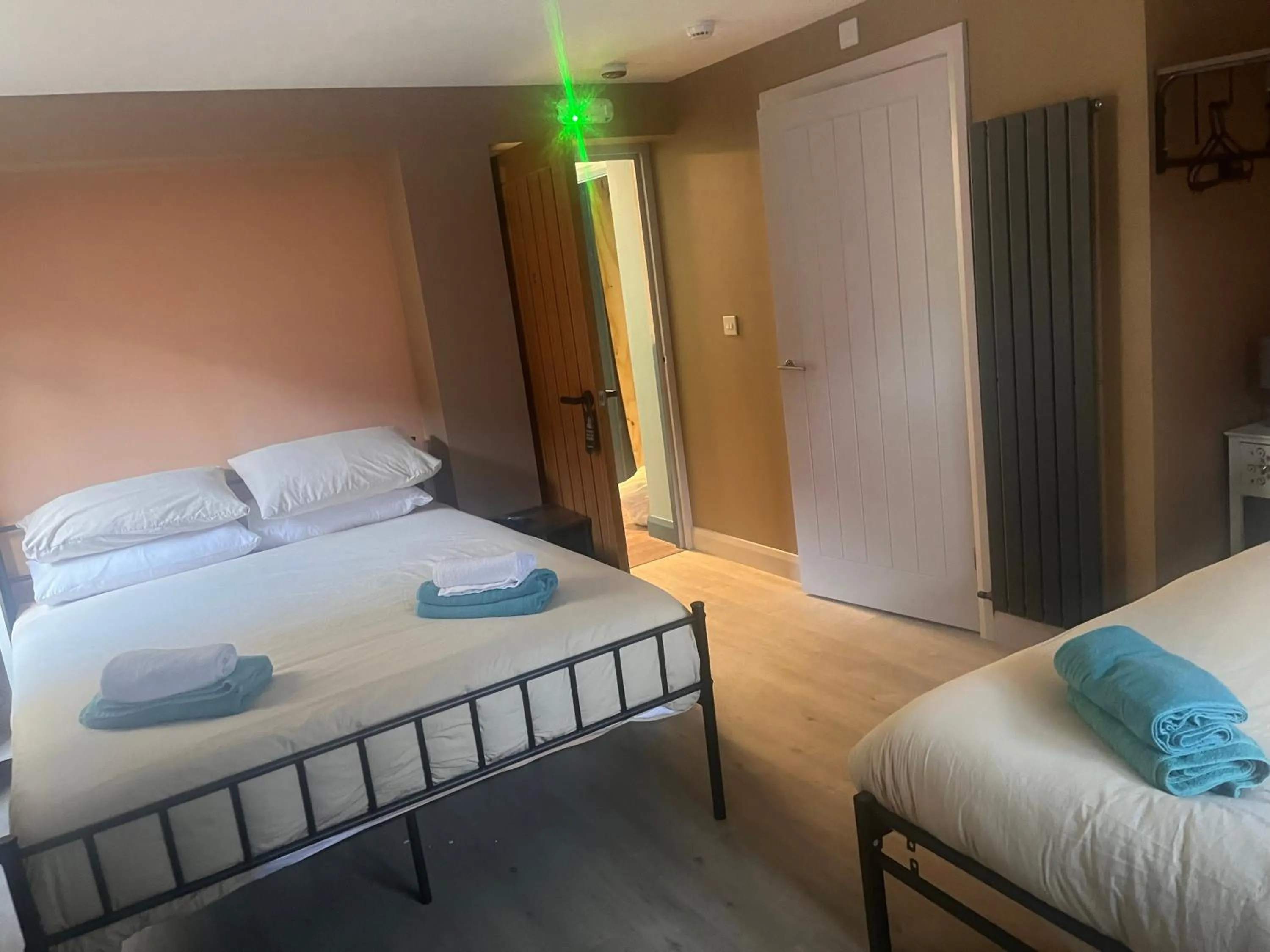 Photo of the whole room, Bed in Tumbledown Hotel