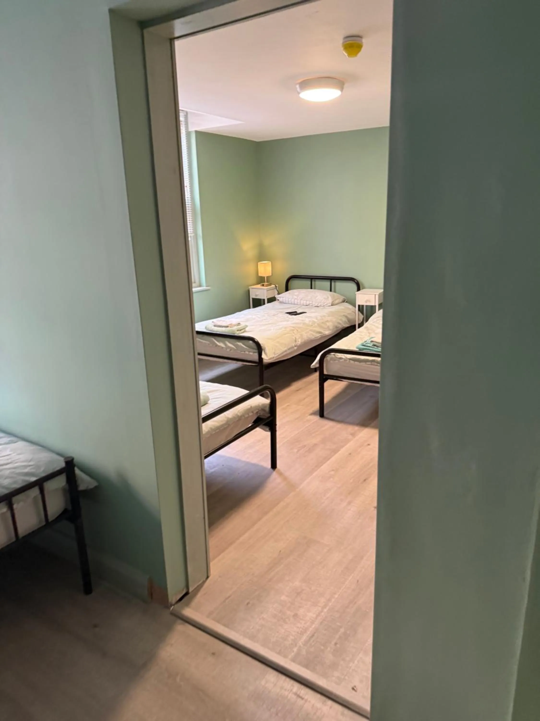 Property building, Bed in Tumbledown Hotel