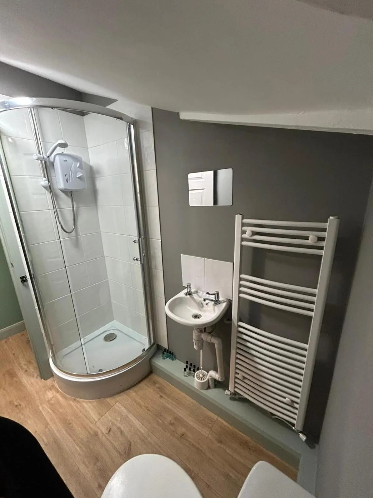 Shower in Tumbledown Hotel