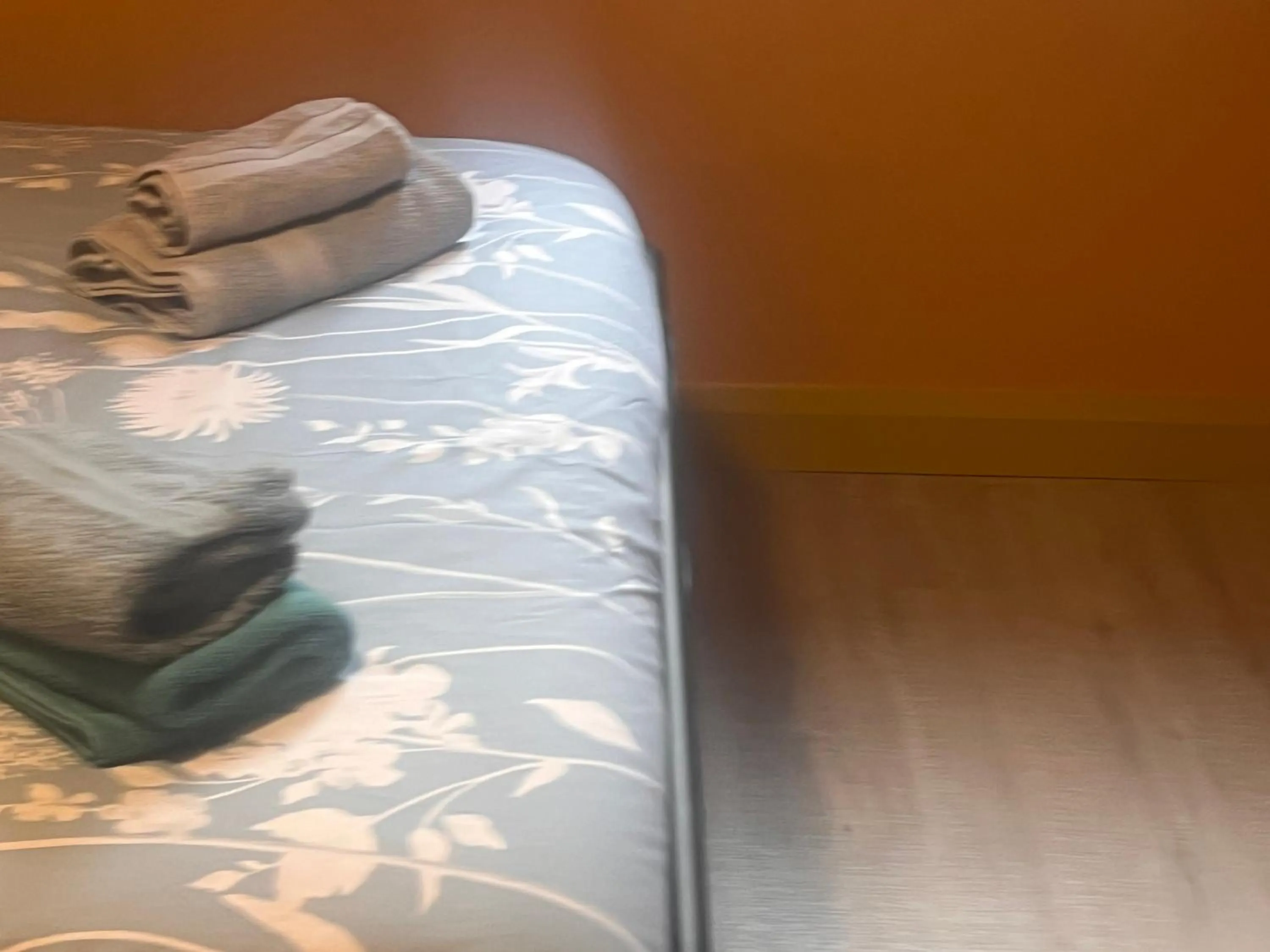 Bedroom, Bed in Tumbledown Hotel