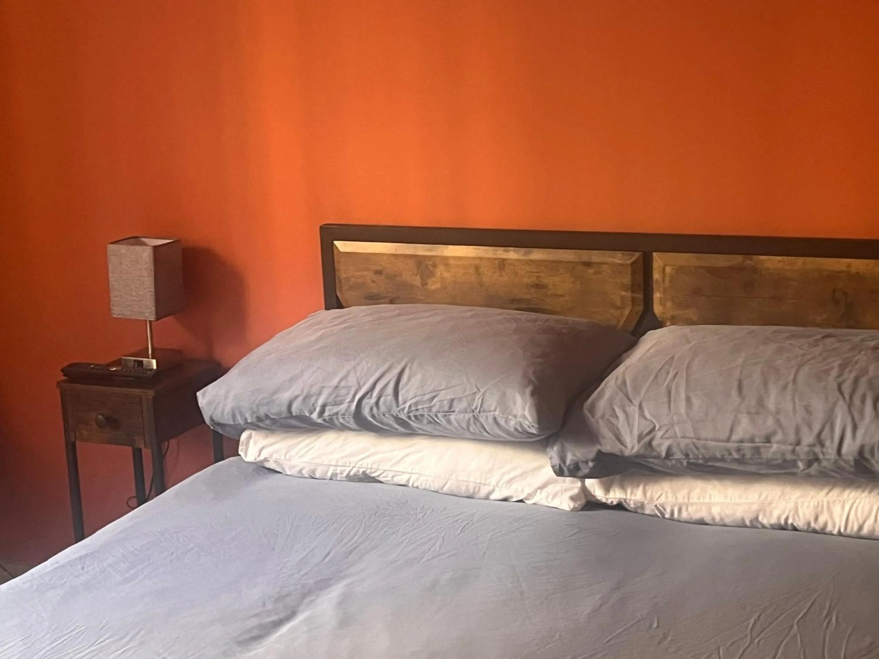 Bedroom, Bed in Tumbledown Hotel