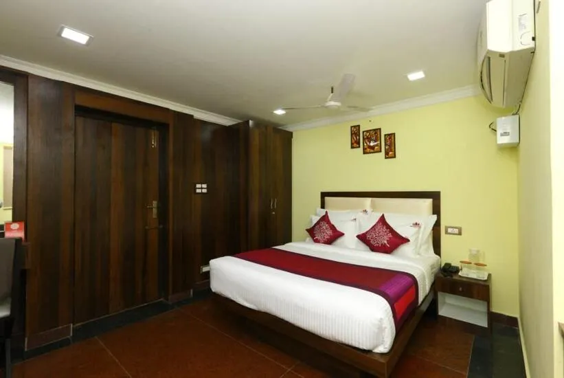 Hotel Titanium Tower