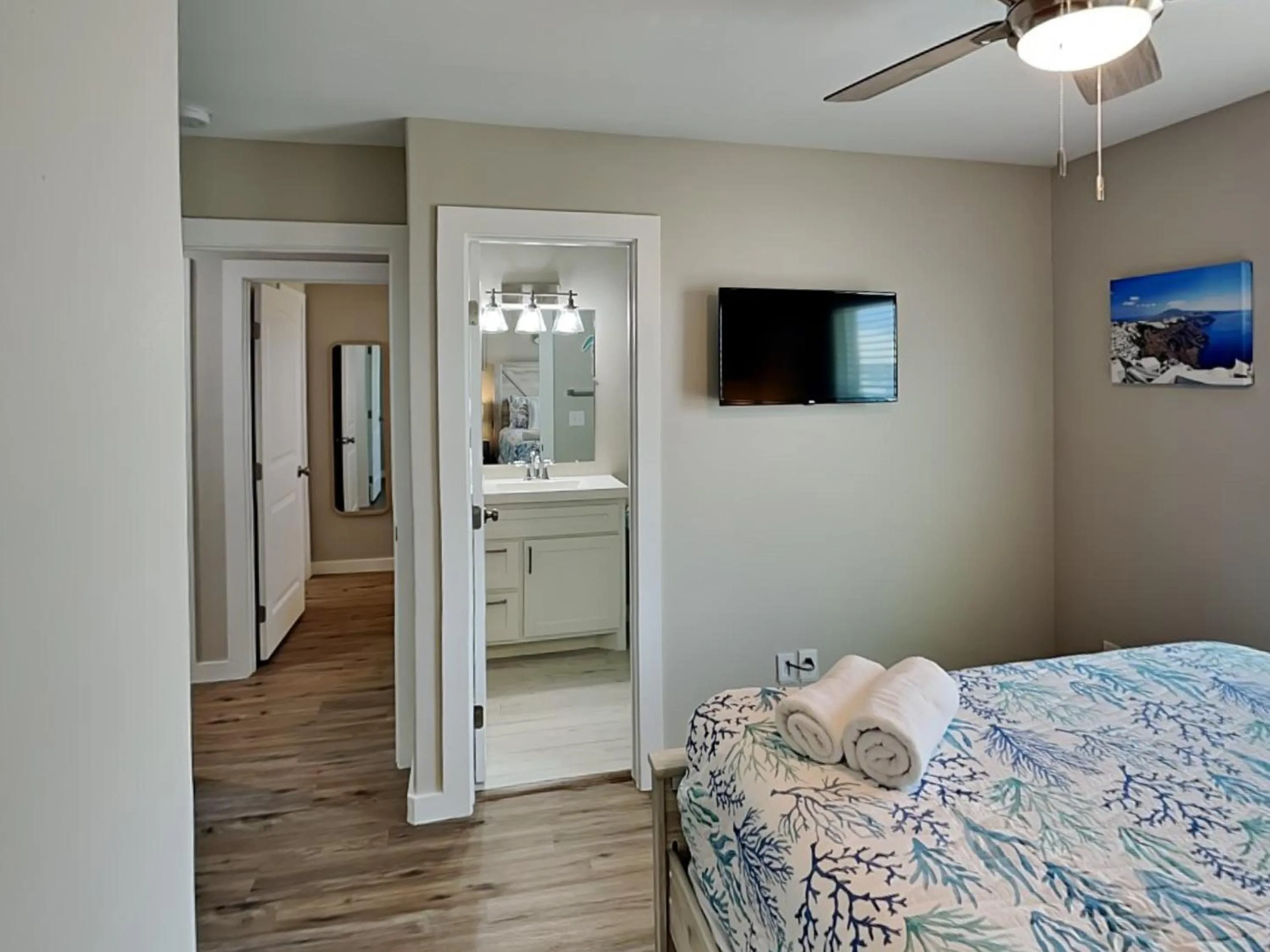 Property building, Bed in The Blue Heron