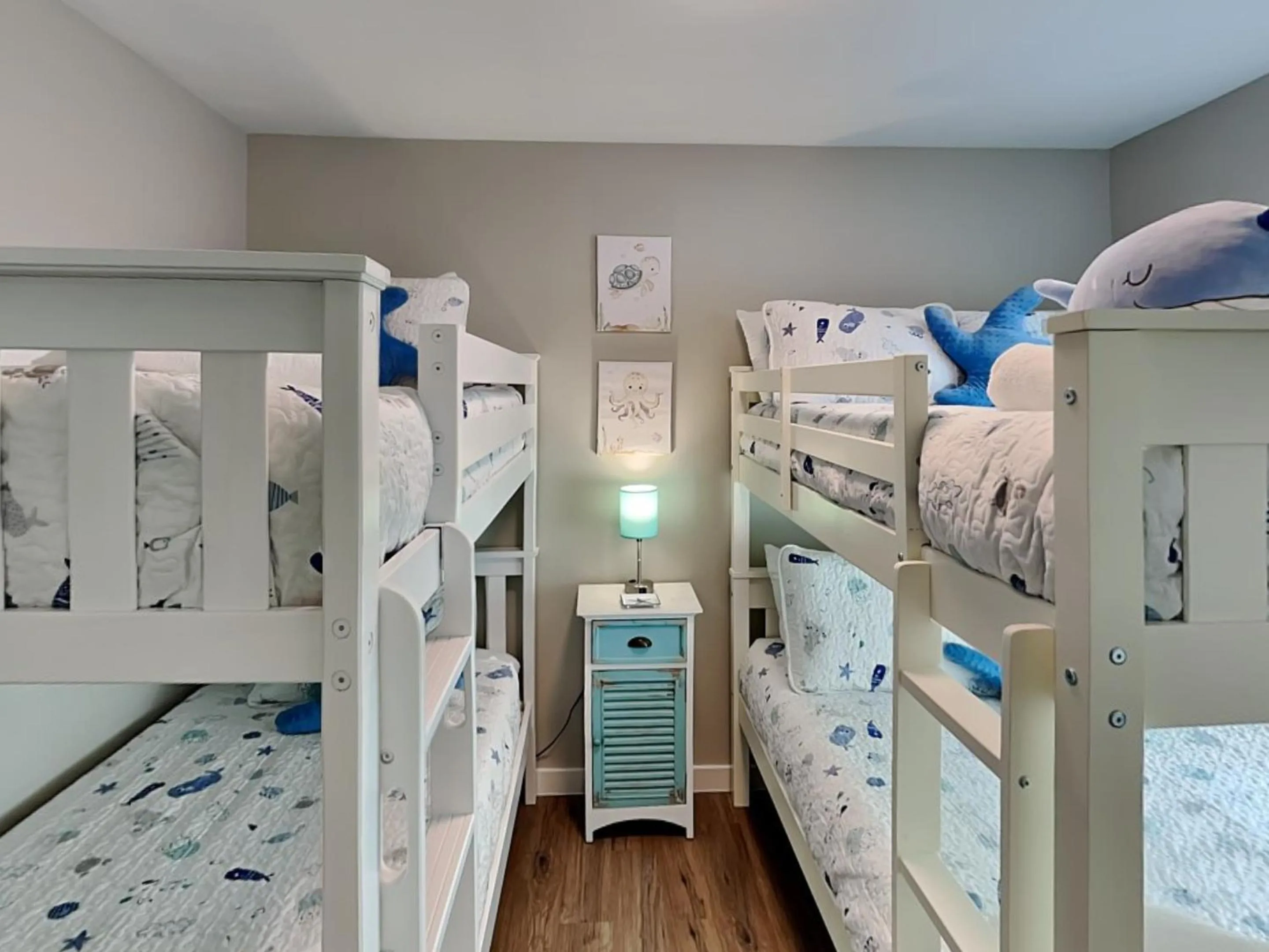 Property building, Bed in The Blue Heron