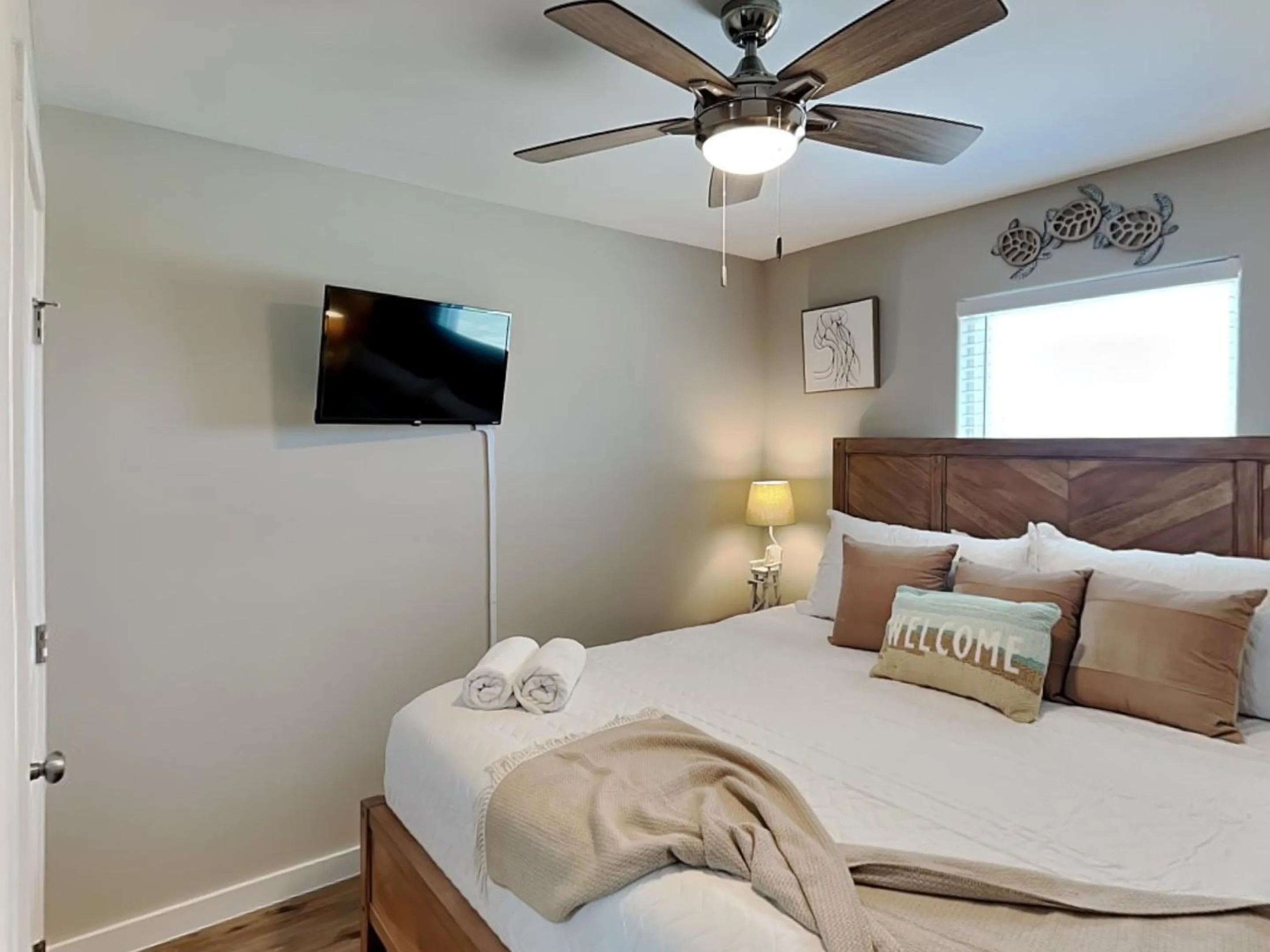 Property building, Bed in The Blue Heron