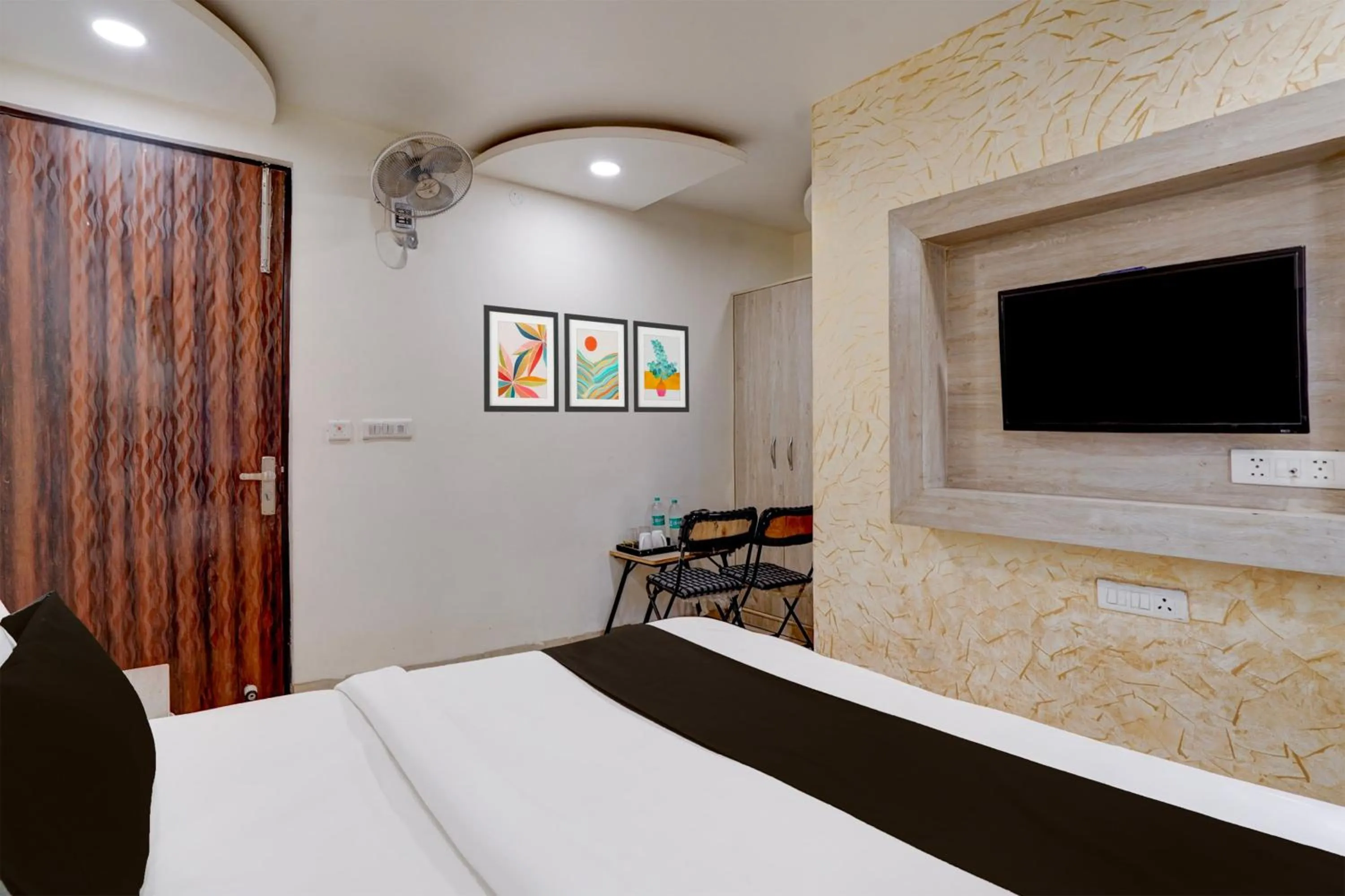 Bedroom, Bed in Hotel O Delhi Airport Stay