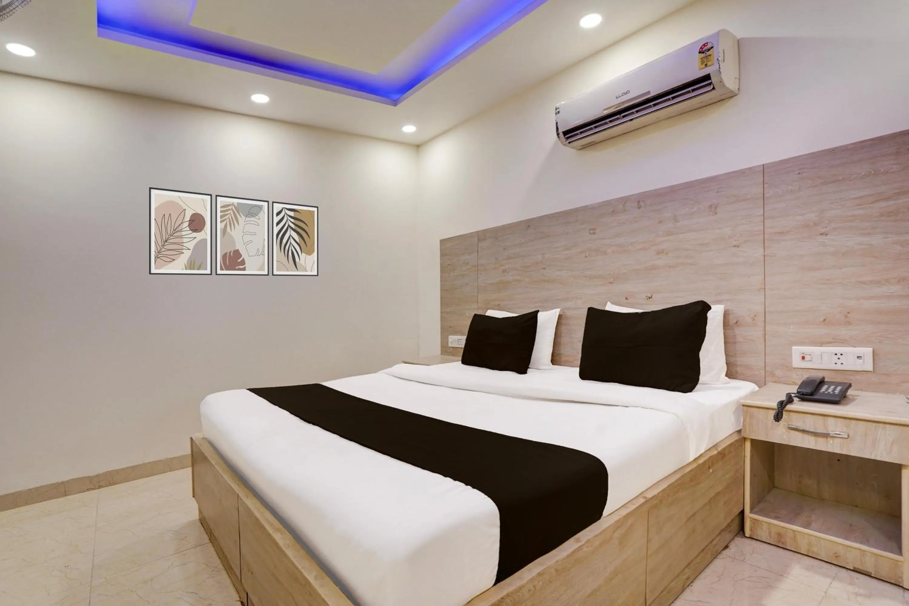 Bedroom, Bed in Hotel O Delhi Airport Stay