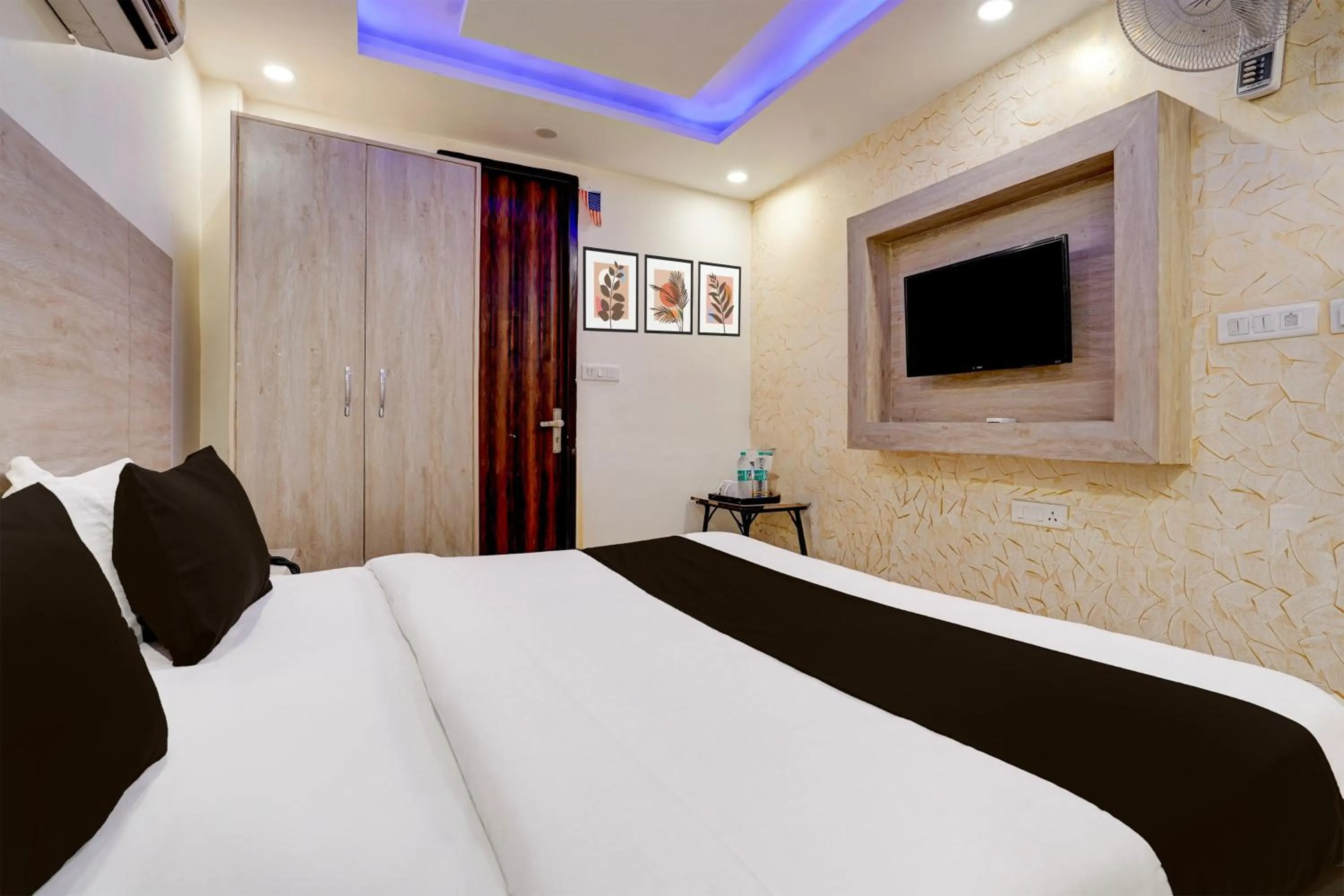 Bedroom, Bed in Hotel O Delhi Airport Stay