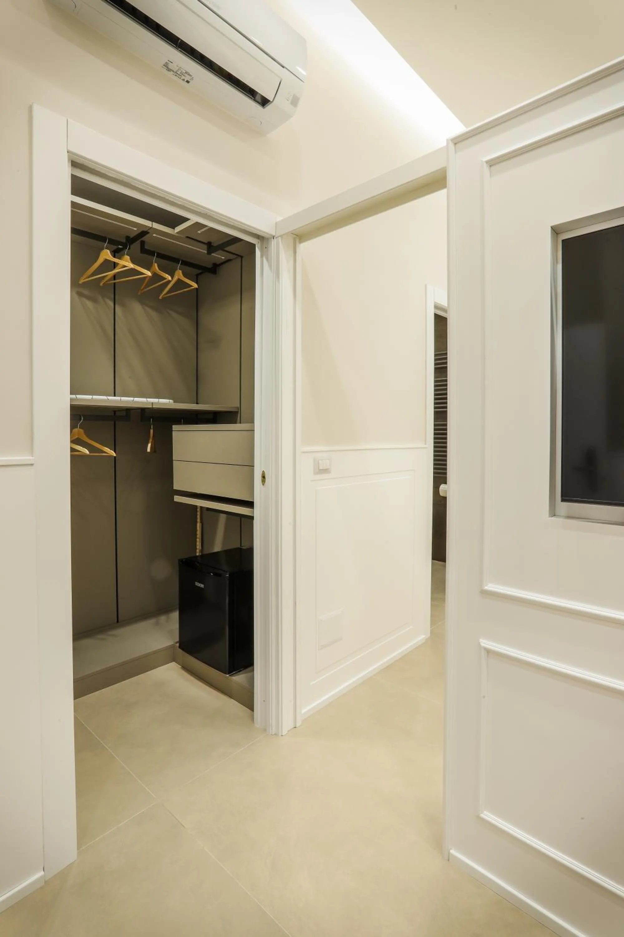 wardrobe in Conte Relais Suite
