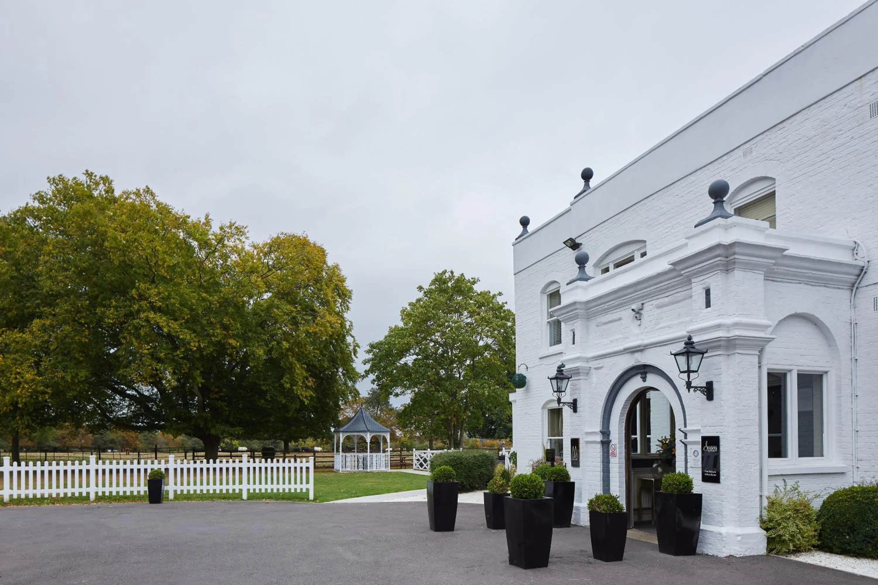 Facade/entrance in WorldHotels Distinctive Woughton House Hotel