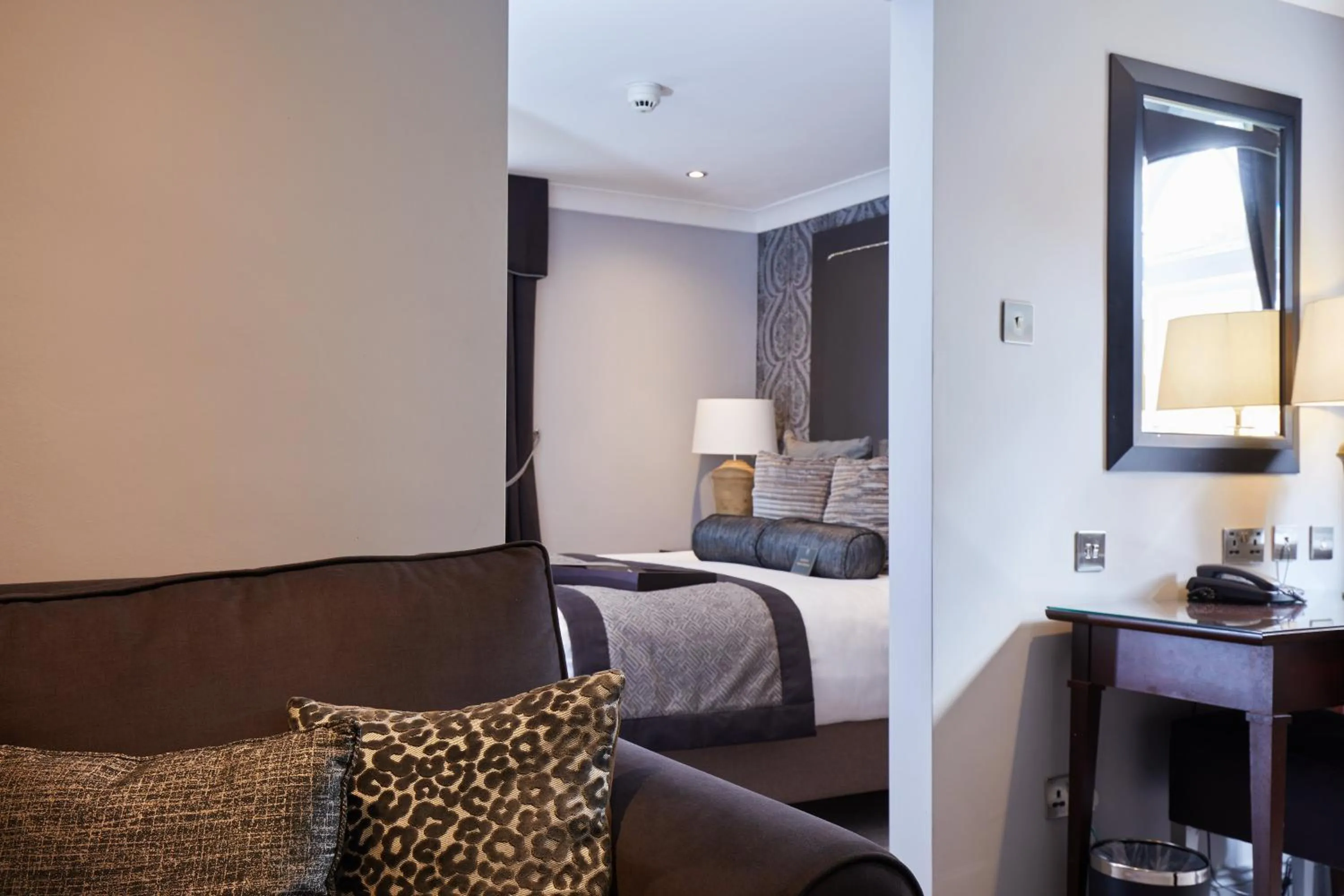 Bedroom, Bed in WorldHotels Distinctive Woughton House Hotel