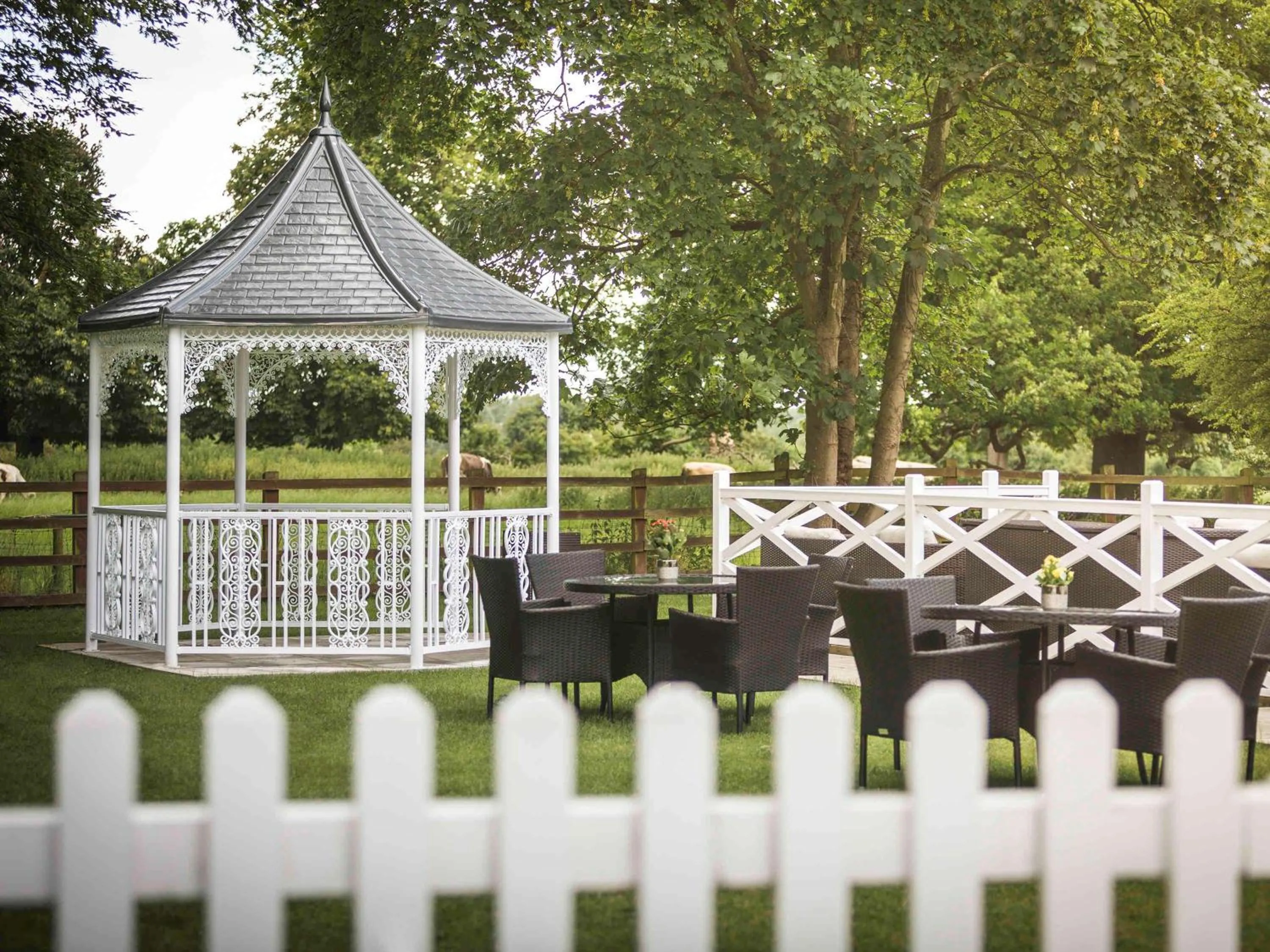 Lounge or bar in WorldHotels Distinctive Woughton House Hotel