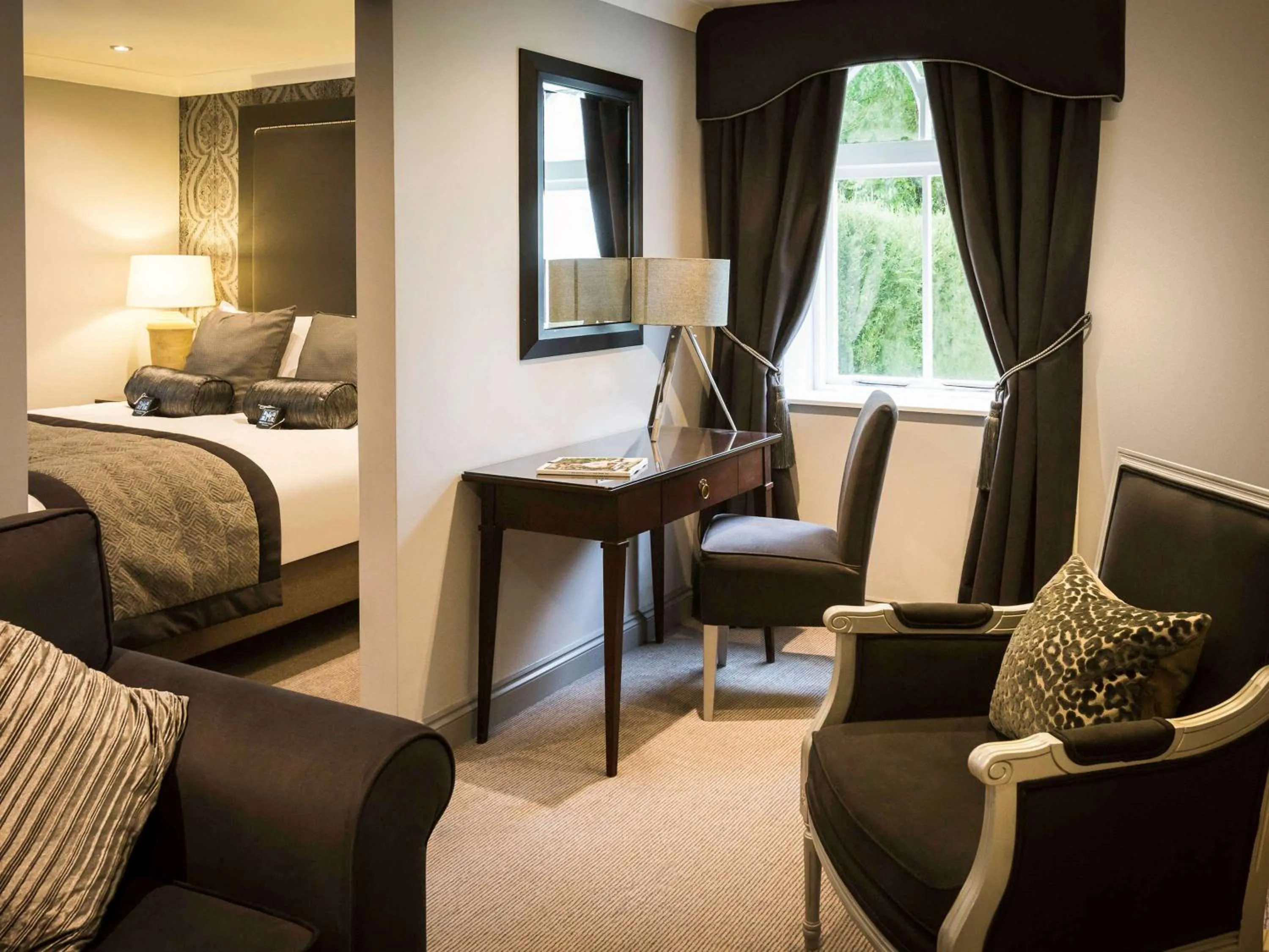 Photo of the whole room, Bed in WorldHotels Distinctive Woughton House Hotel