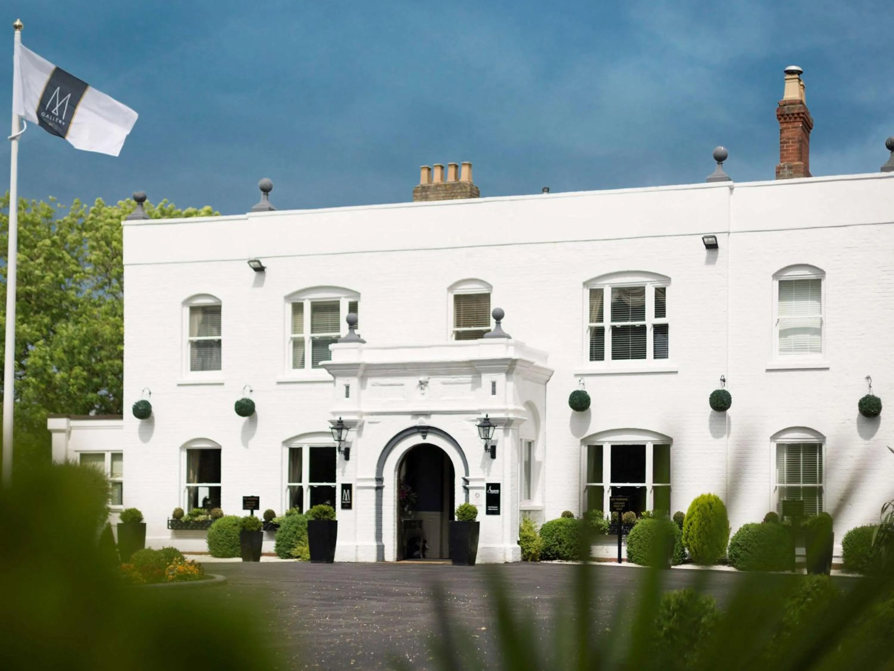 Property building in WorldHotels Distinctive Woughton House Hotel