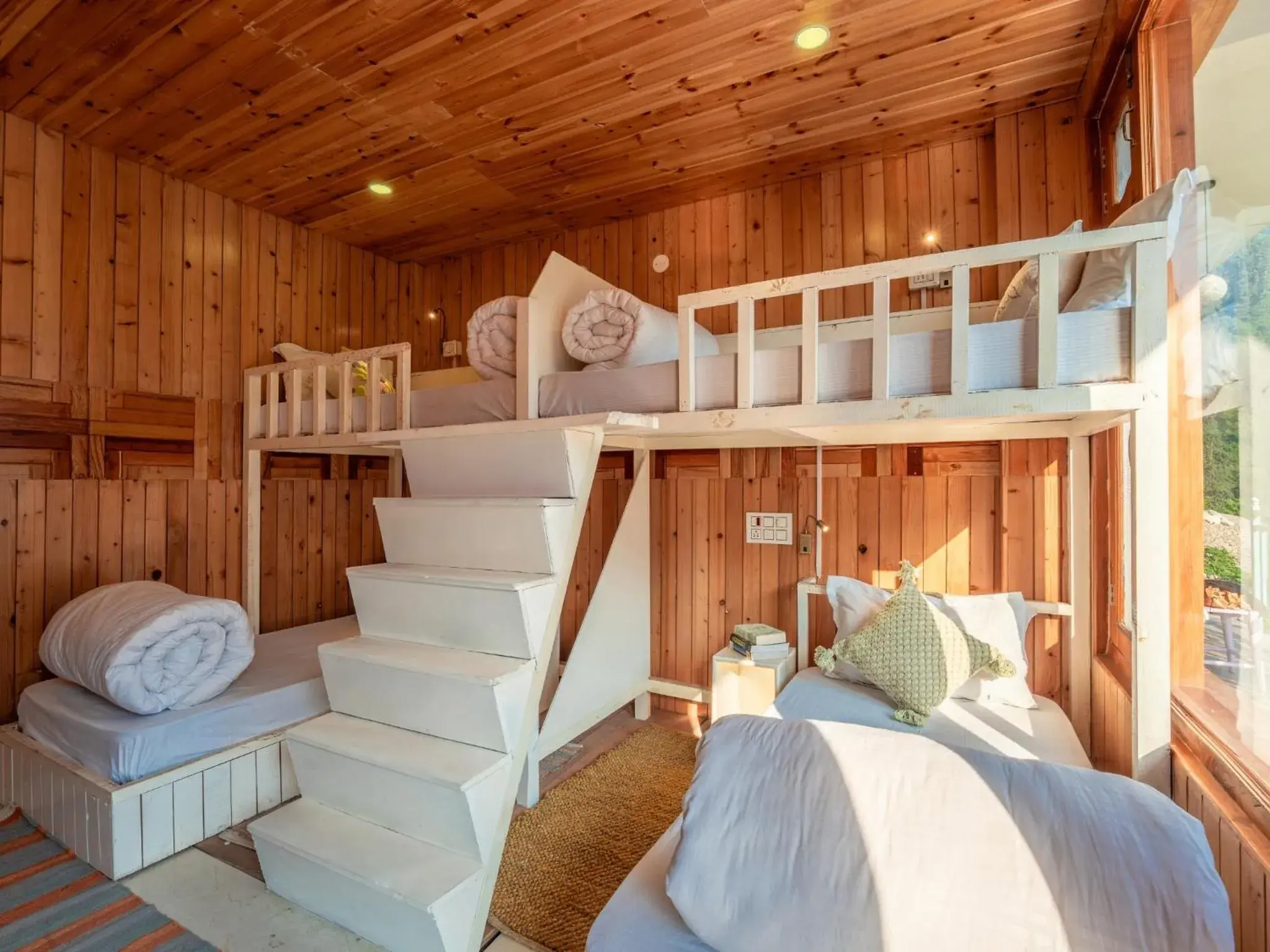 Bed in Moustache Shoja, Jibhi Bed in Moustache Shoja, Jibhi